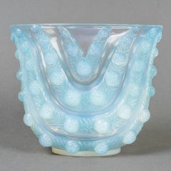 1937 René Lalique - Vaso Art Deco Vichy in vetro opalescente con patina blu