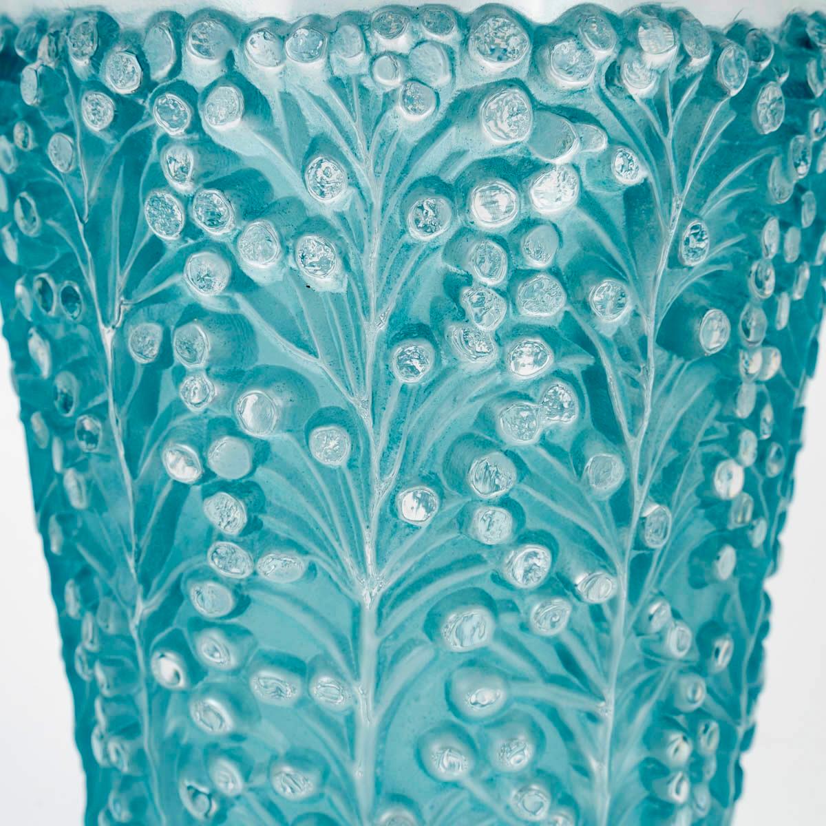1937 René Lalique - Vase Saint Tropez Glas mit blauer Patina (Französisch)