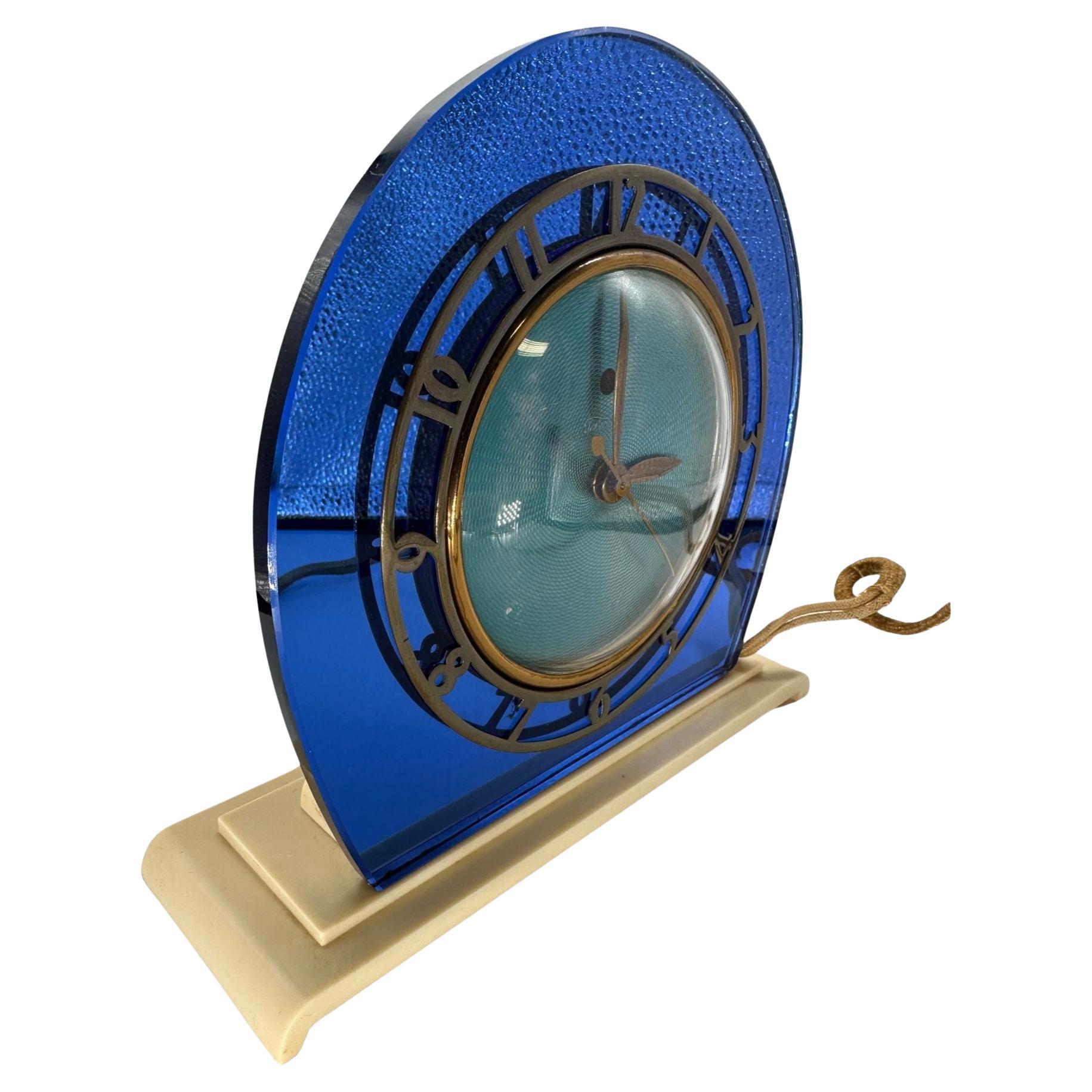 Horloge électrique du Casino Telechron Art Déco de 1937 avec miroir bleu cobalt en vente