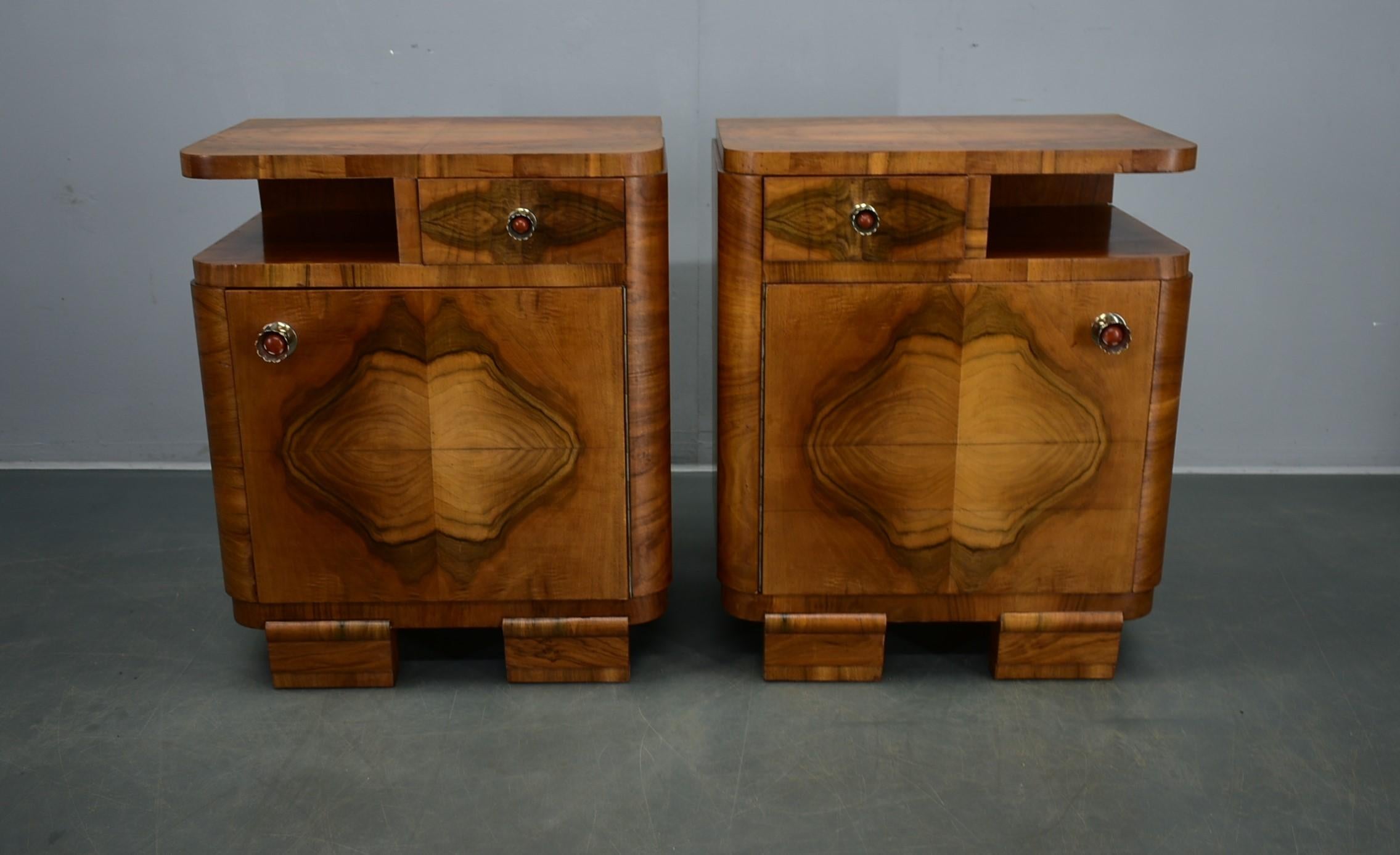 1937s Pair of Art Deco Bedside Tables, Czechoslovakia For Sale 10