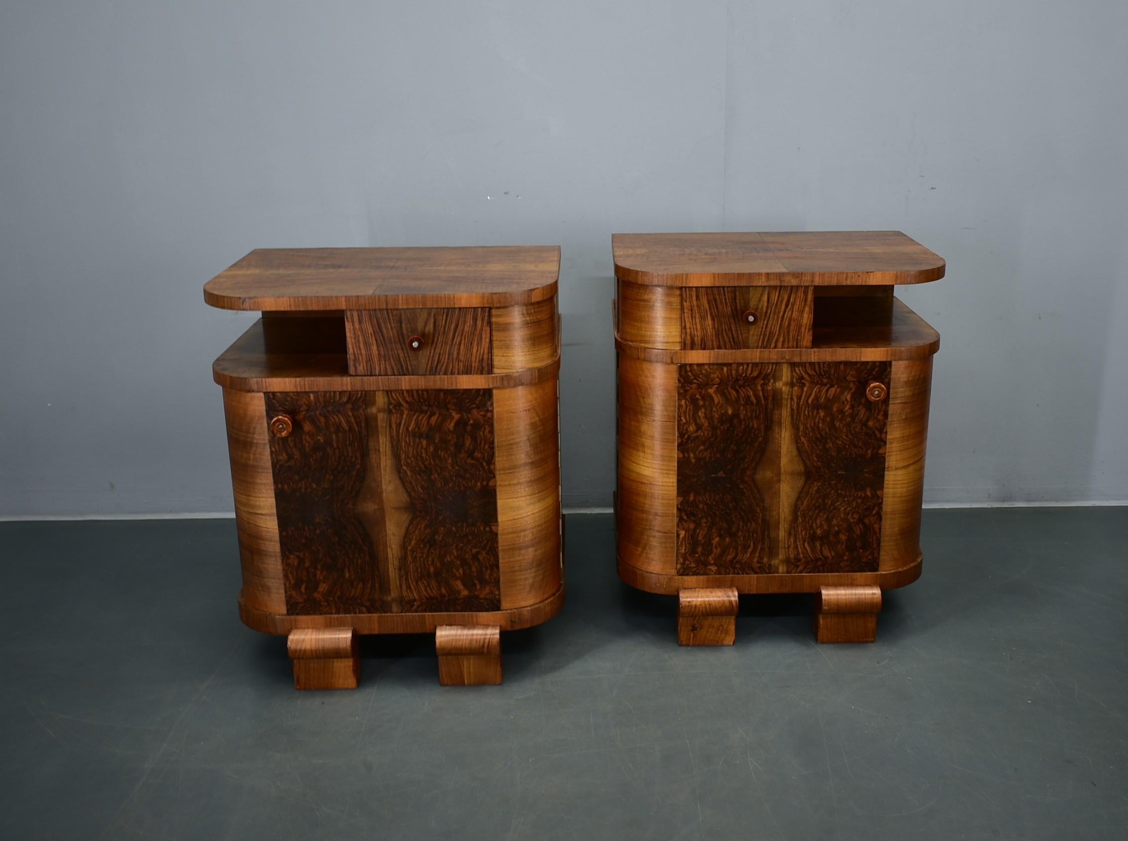 Legno Coppia di comodini Art Déco degli anni '1937, Cecoslovacchia in vendita