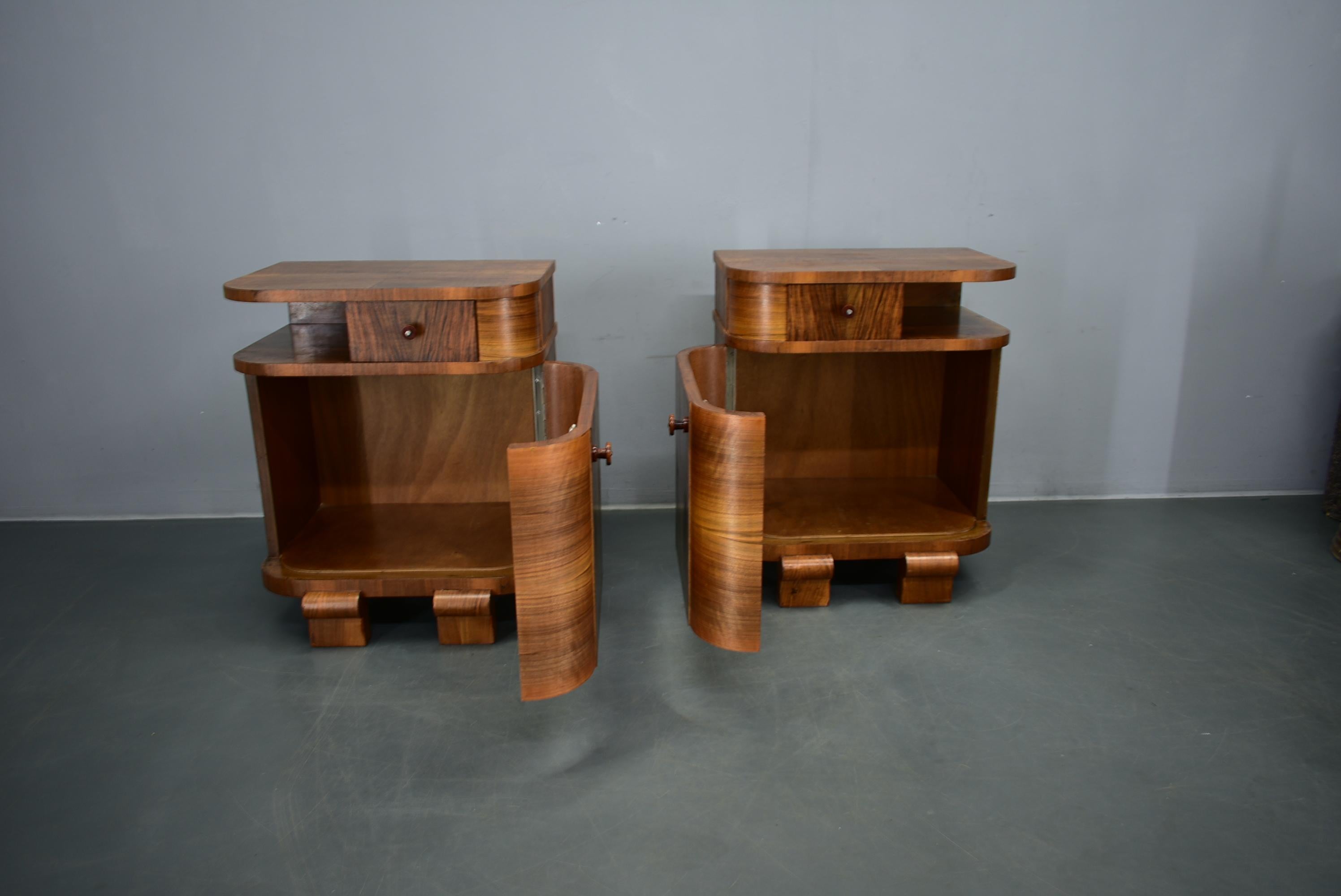 Coppia di comodini Art Déco degli anni '1937, Cecoslovacchia in vendita 1