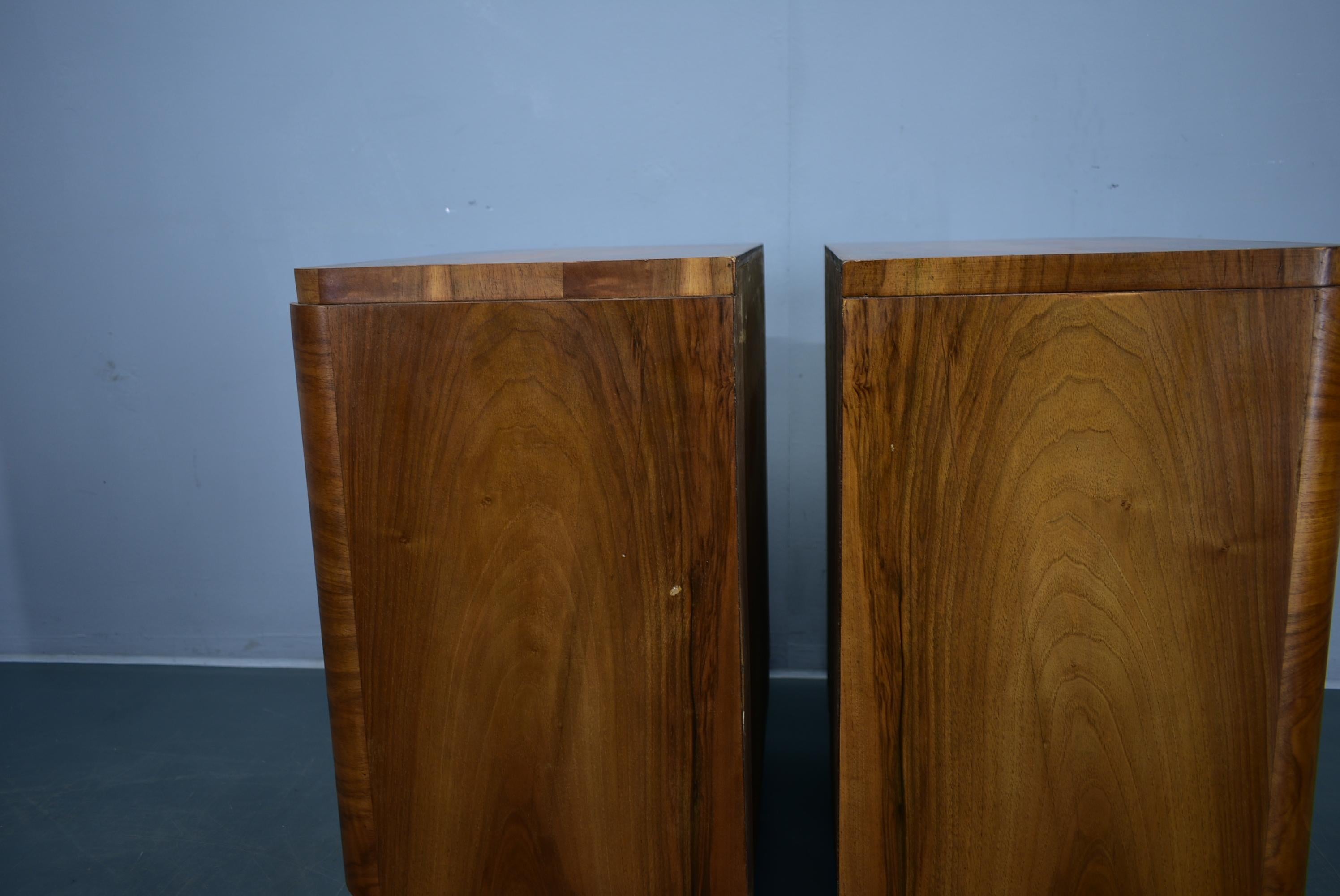 1937s Pair of Art Deco Bedside Tables, Czechoslovakia For Sale 4
