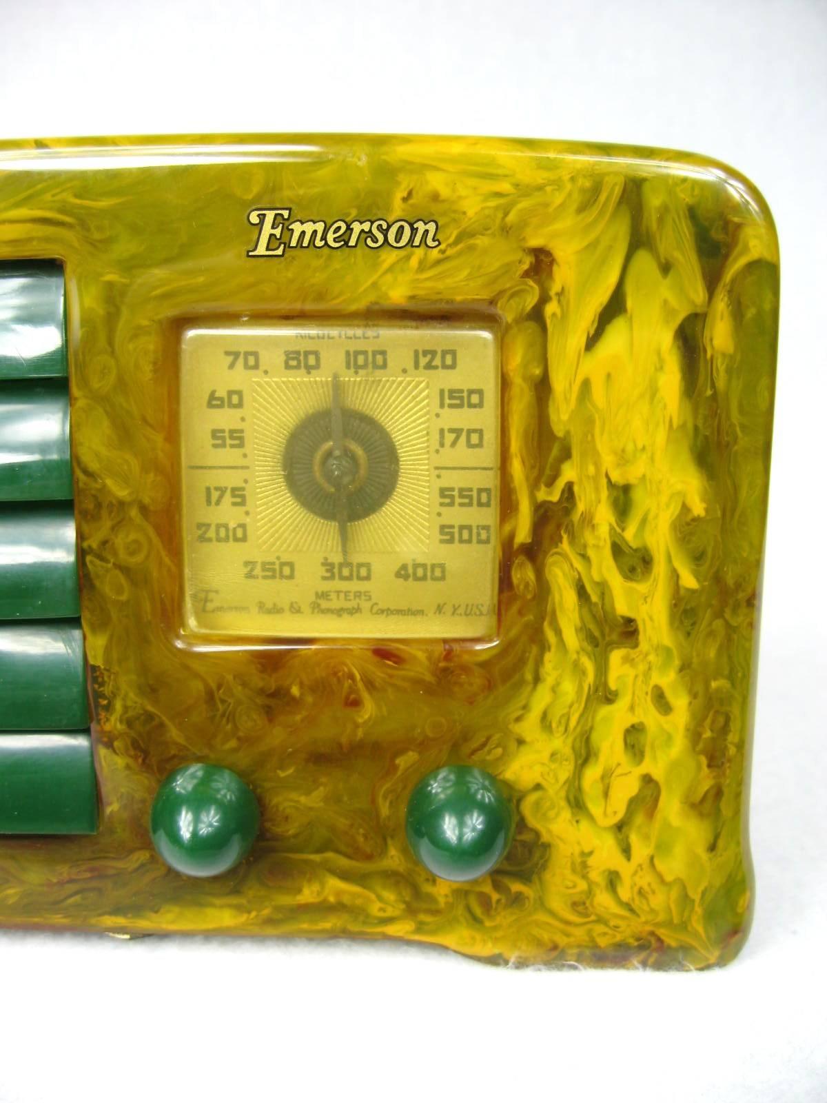 1938 Emerson Art Deco radio, light green, brown and yellow marbleized case, with original green trim. The radio is original and has it's original green back. It is in excellent condition, no cracks, no chips, no breaks, no repairs and no spray paint.