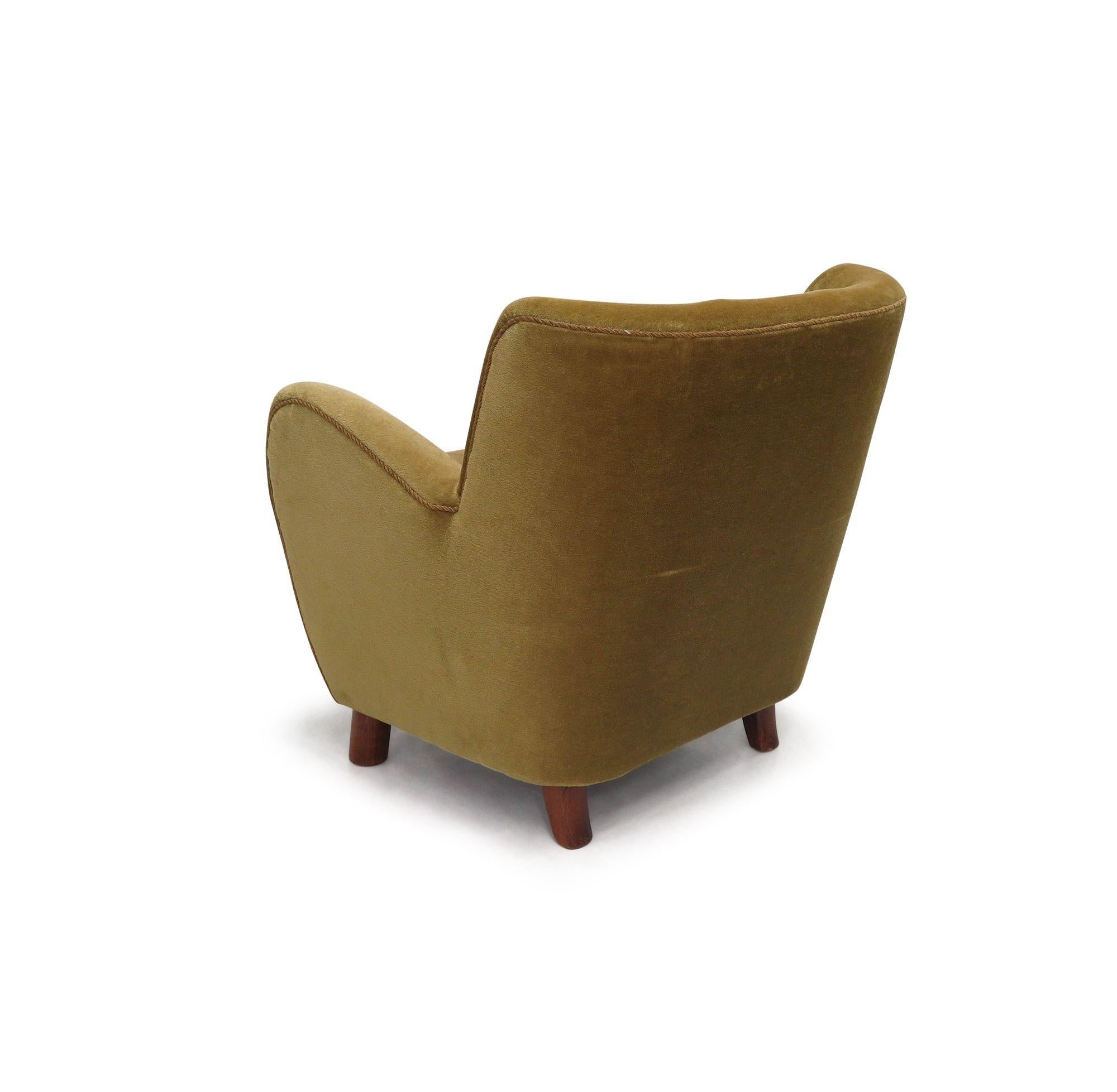 1938 Flemming Lassen for Georg Kofoed Danish Lounge Chair in Original Mohair For Sale 4