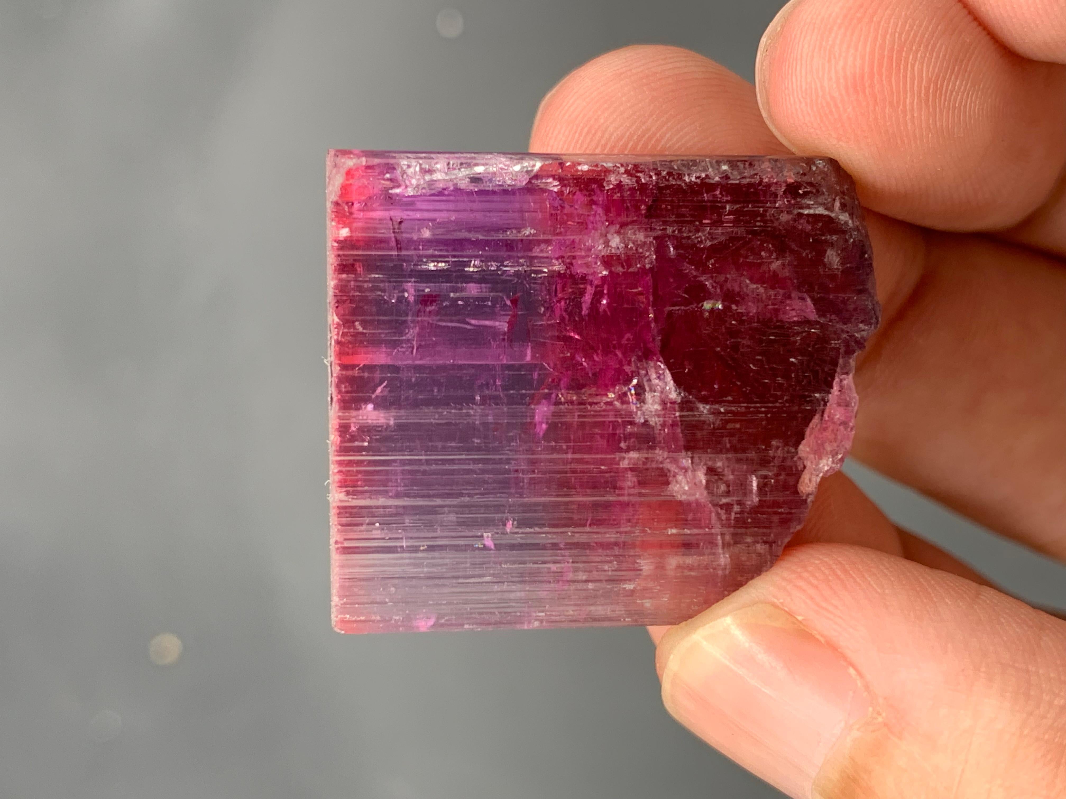 Altro 19,38 grammi di delizioso cristallo naturale di tormalina bicolore di Paprok, Afghanistan in vendita