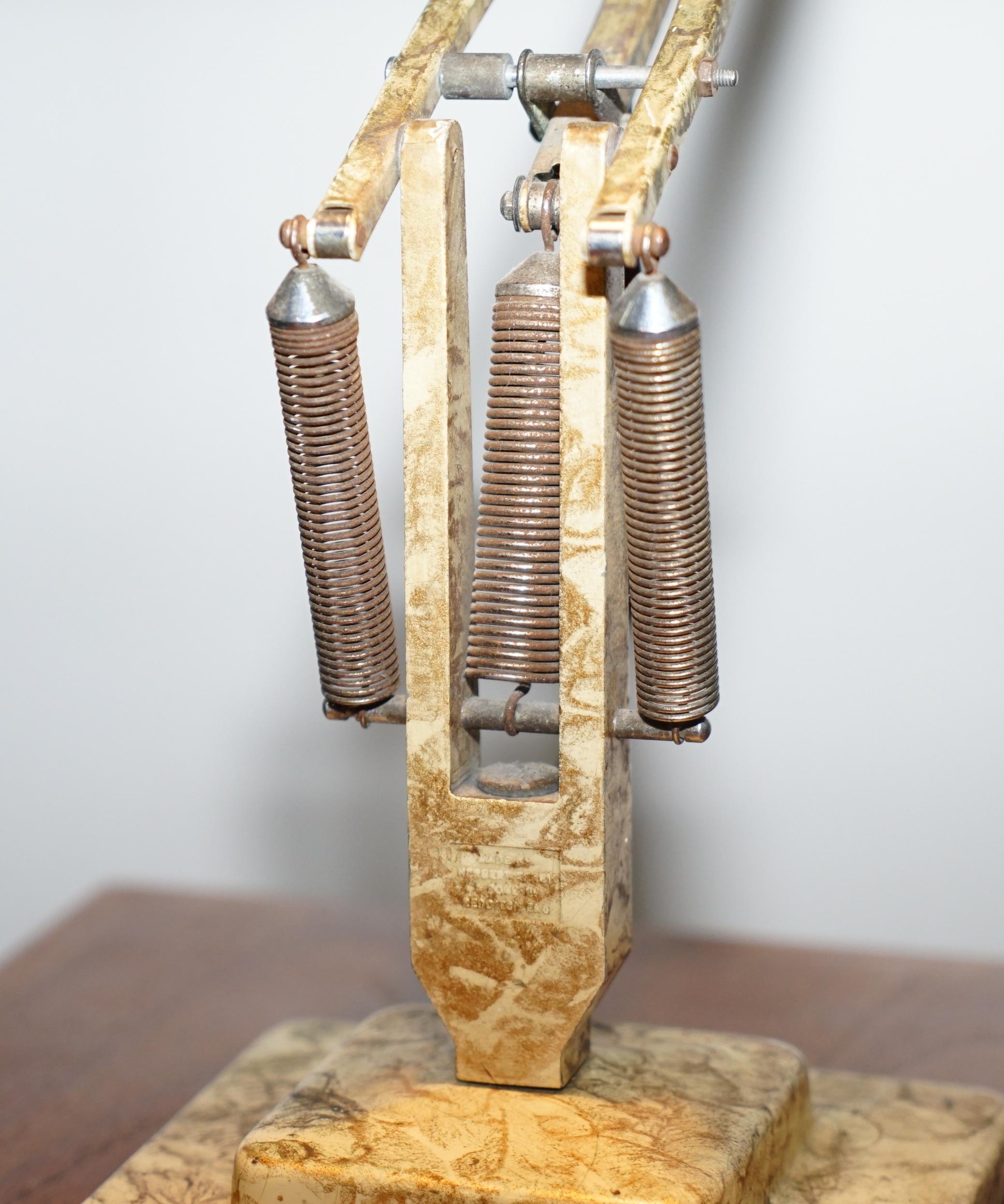 1938 Herbert Terry Modelo 1227 Lámpara de mesa articulada Anglepoise Pintura jaspeada Hecho a mano en venta