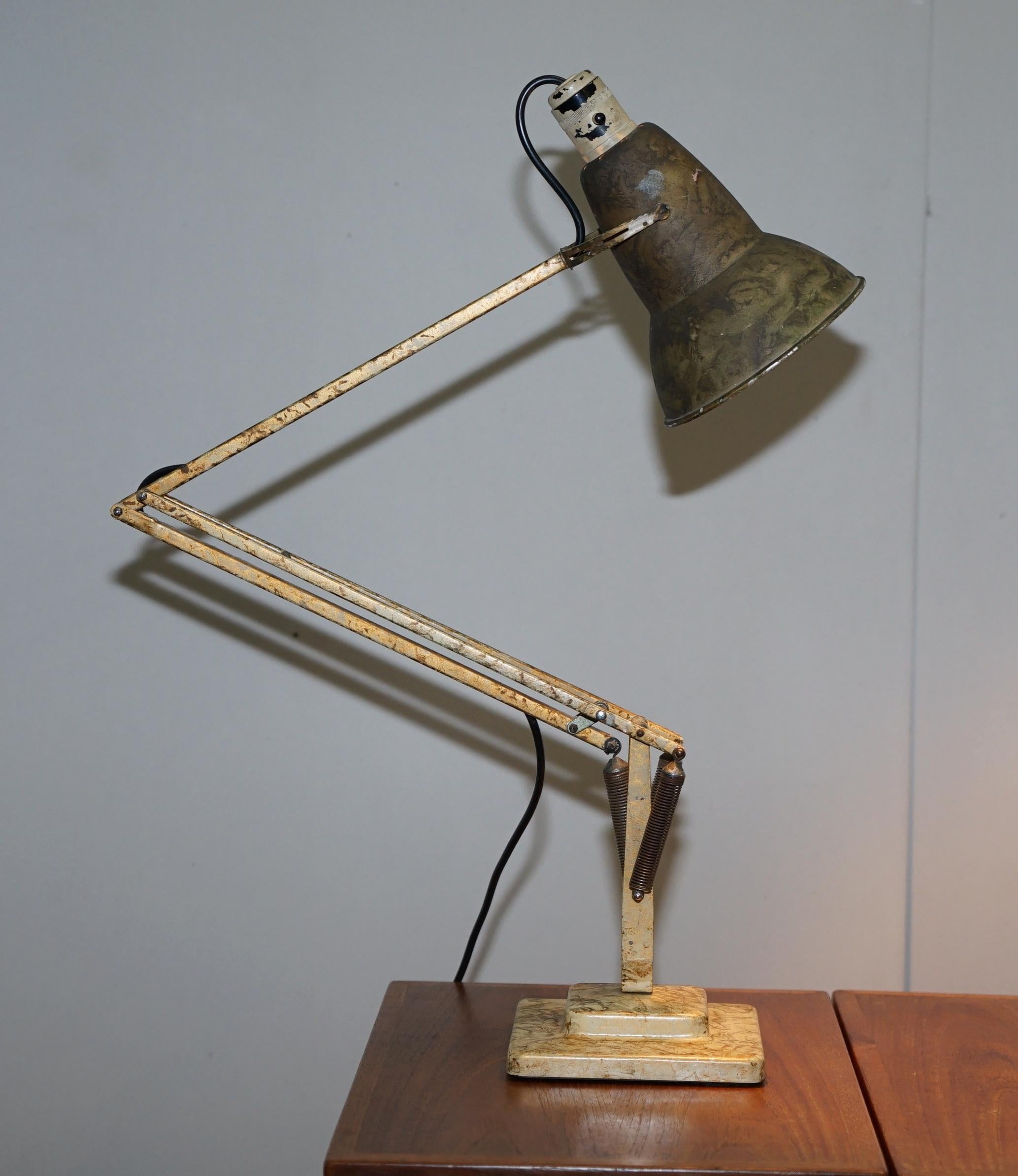 Hand-Crafted 1938 Herbert Terry Model 1227 Anglepoise Articulated Table Lamp Marbled Paint For Sale