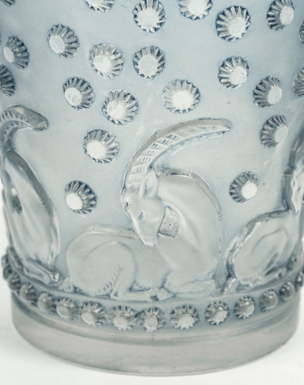 20th Century 1938, René Lalique - “Ajaccio” vase. For Sale