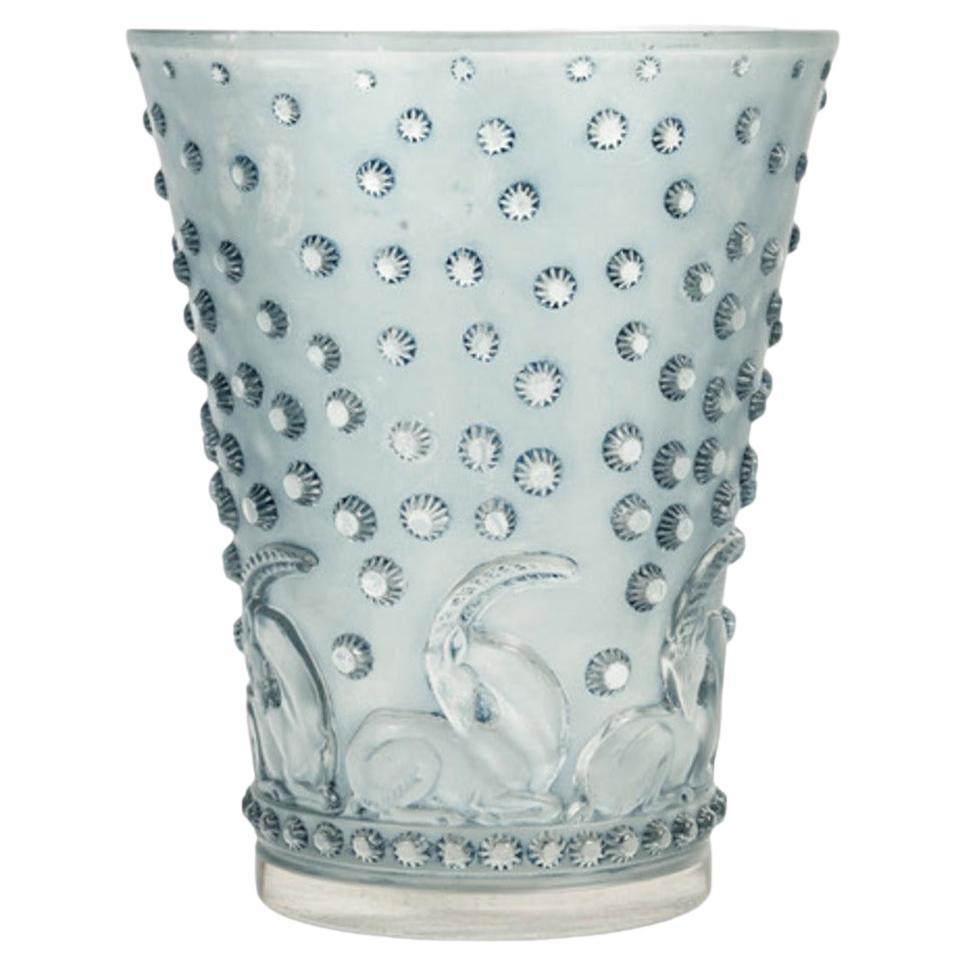 1938, René Lalique - “Ajaccio” vase. For Sale