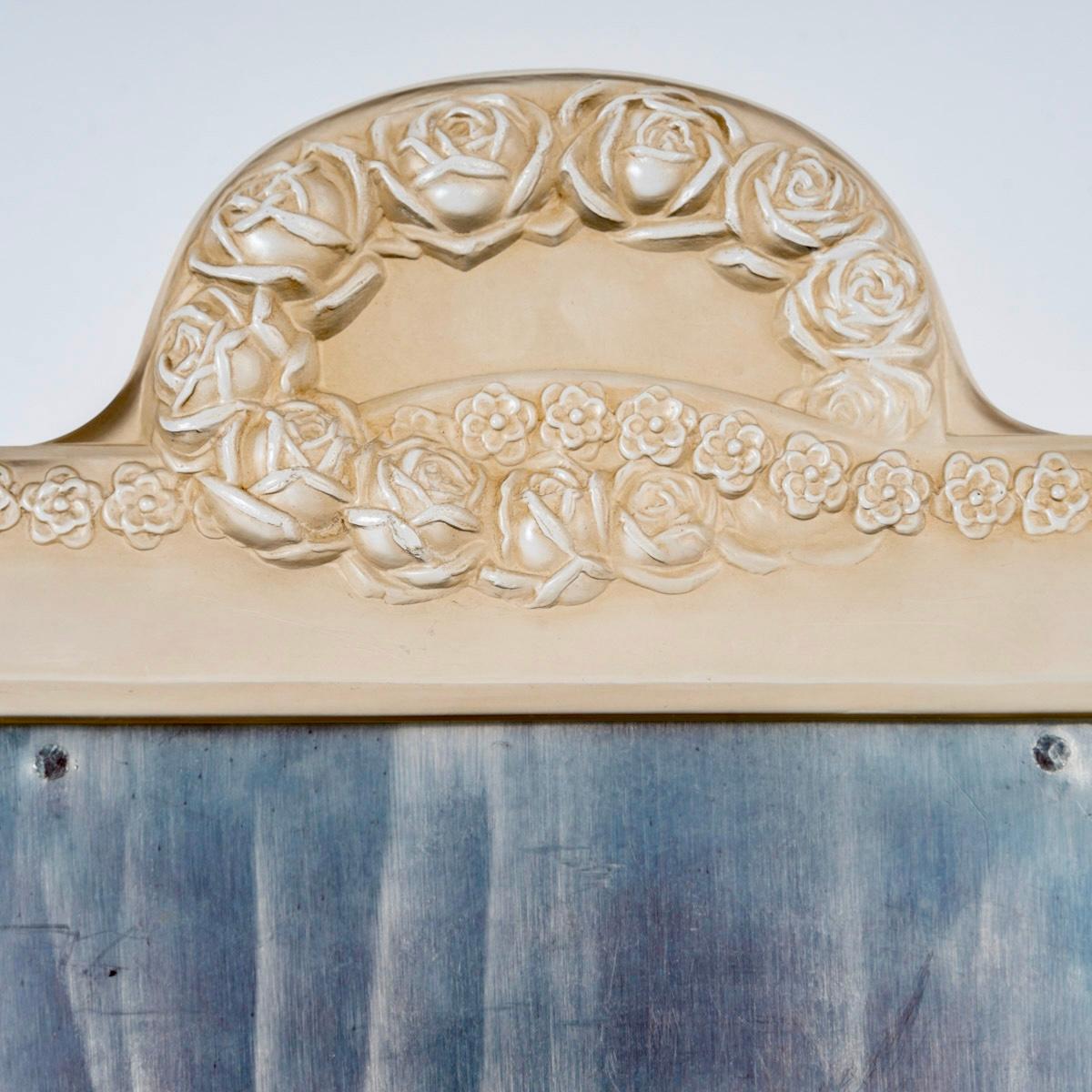 1938 René Lalique - Cornice Art Deco Rose in vetro con patina seppia In condizioni buone in vendita a Boulogne Billancourt, FR