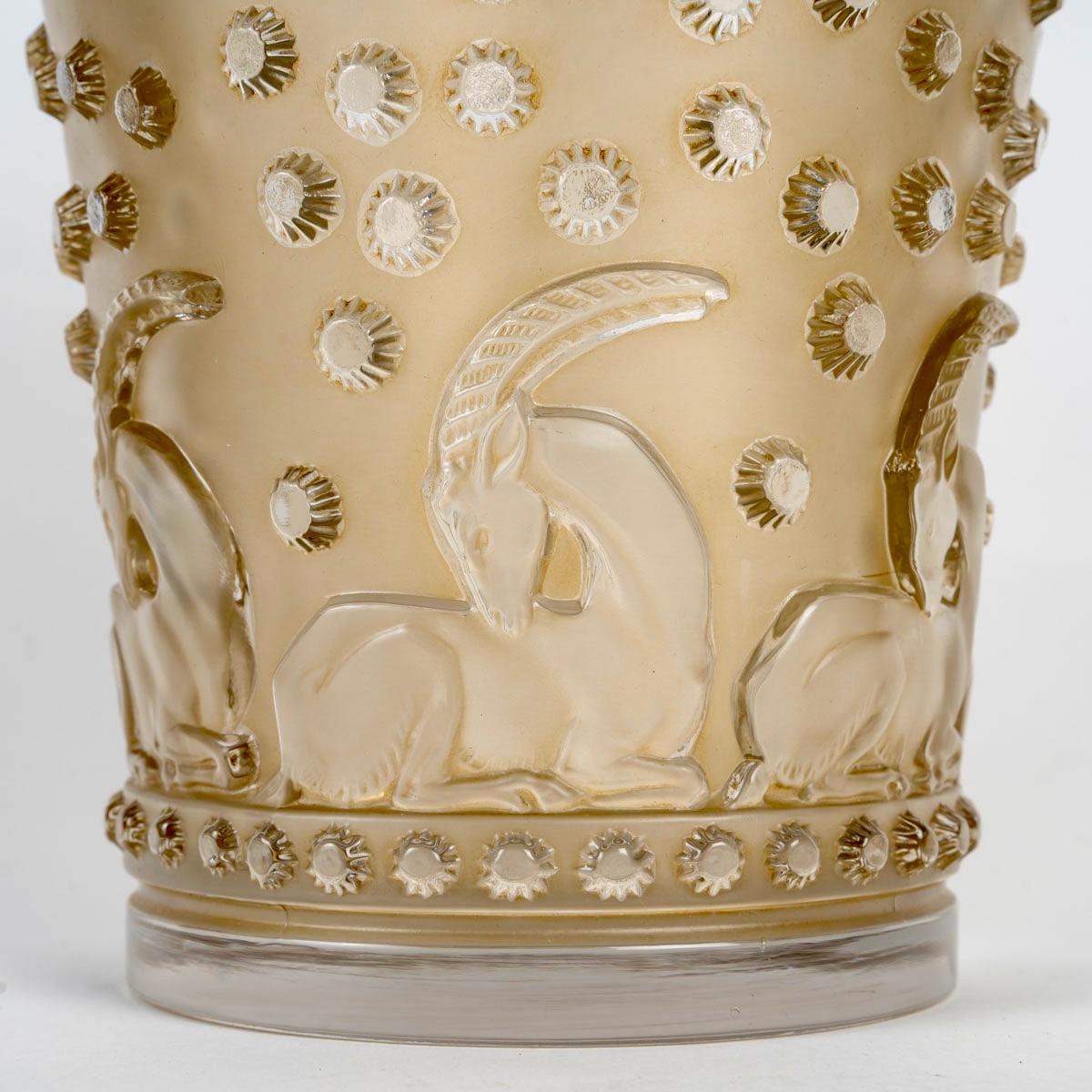 Art Deco 1938 René Lalique - Vase Ajaccio Glass Sepia Patina