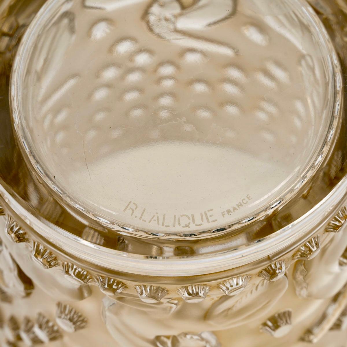 1938 René Lalique - Vase Ajaccio Glass Sepia Patina In Good Condition In Boulogne Billancourt, FR