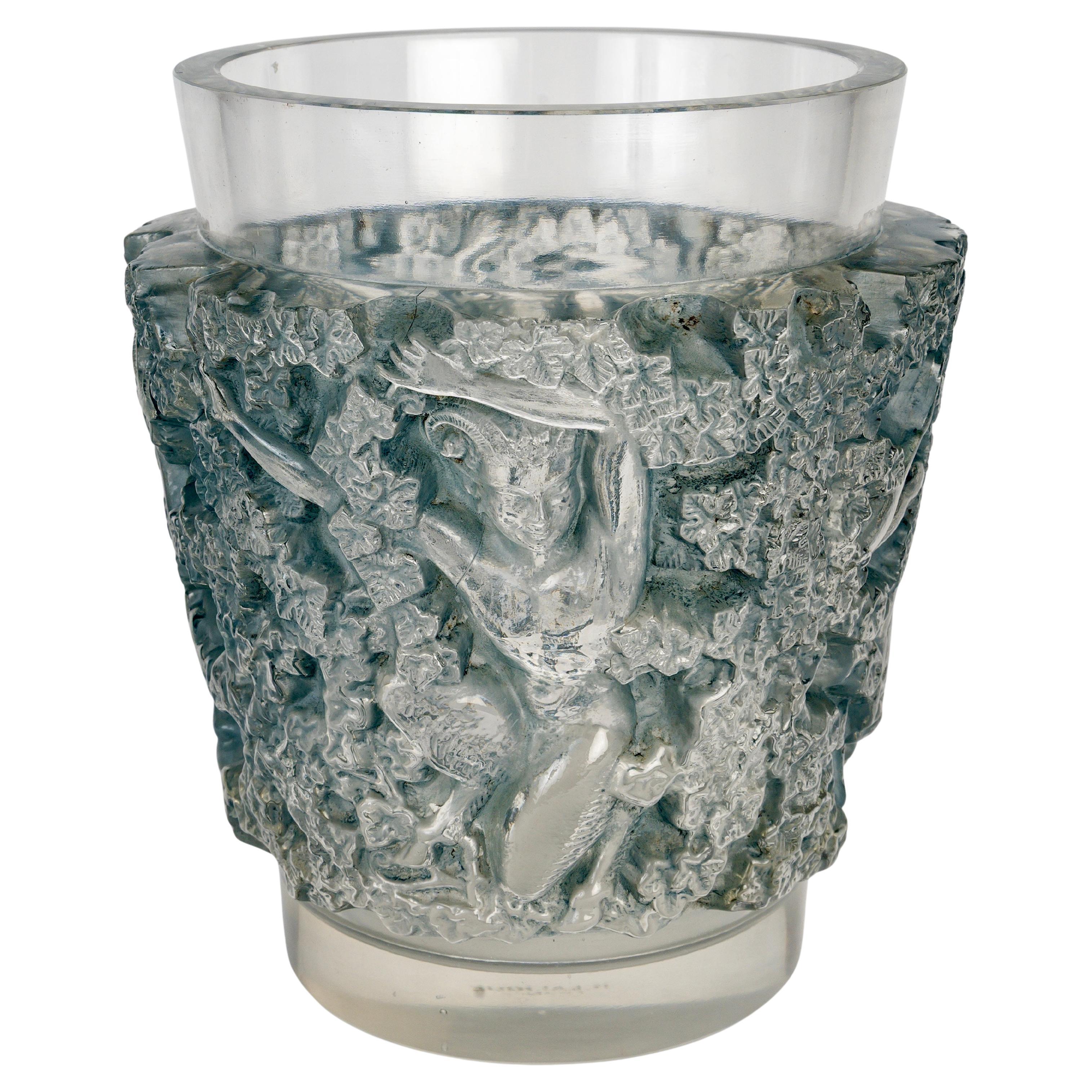 1938 Jarrón René Lalique Baco de cristal con pátina azul en venta