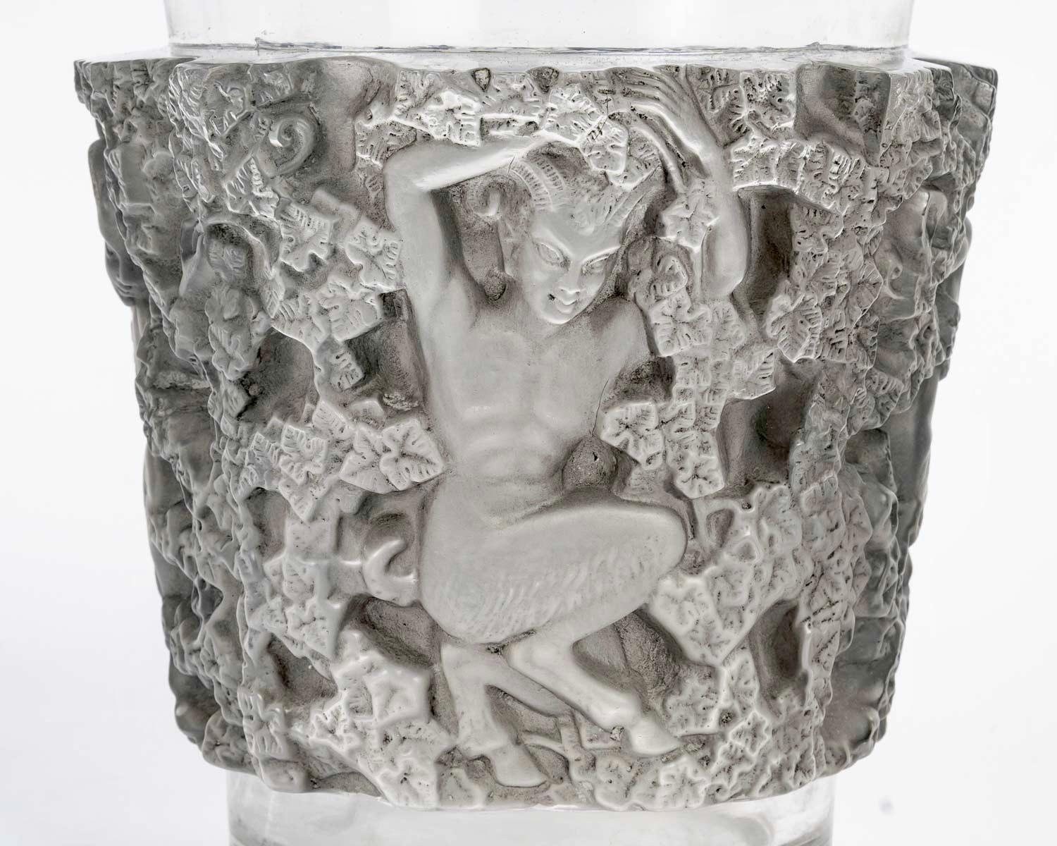 1938 Jarrón René Lalique Baco de cristal con pátina gris en Bueno estado para la venta en Boulogne Billancourt, FR