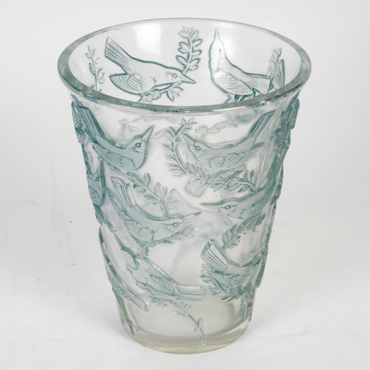 1938 Jarrón René Lalique Grives Pájaros Cristal con pátina azul Art Decó