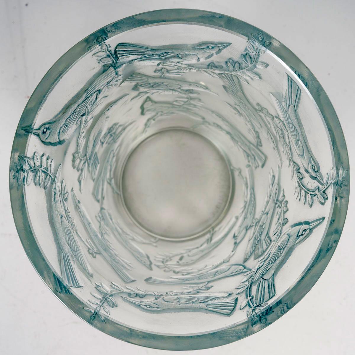 1938 Jarrón René Lalique Grives Pájaros Cristal con pátina azul Moldeado