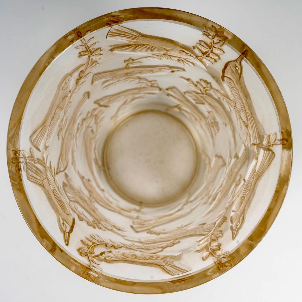 Art Déco 1938 René Lalique Vaso Grives Birds in vetro con patina seppia in vendita