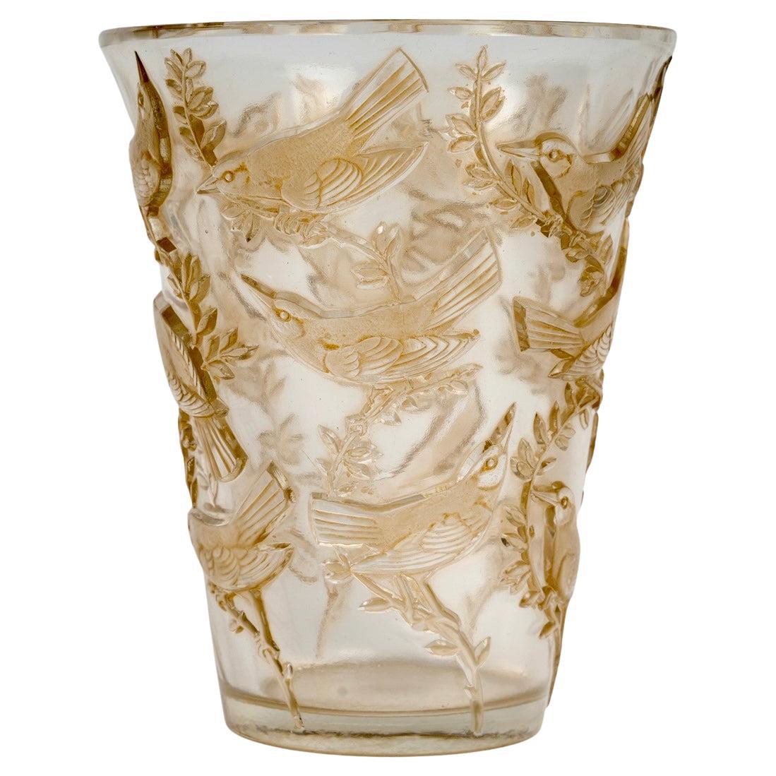 1938 René Lalique Vaso Grives Birds in vetro con patina seppia