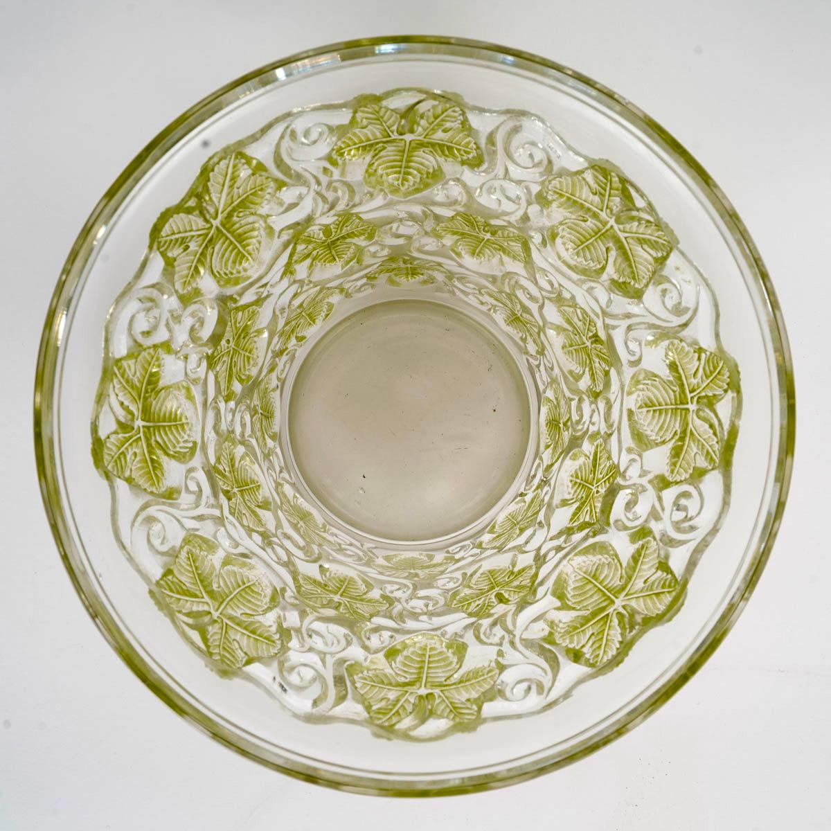 Français 1938 René Lalique - Vase Ice Champagne Bucket Reims Glass with Green Patina en vente