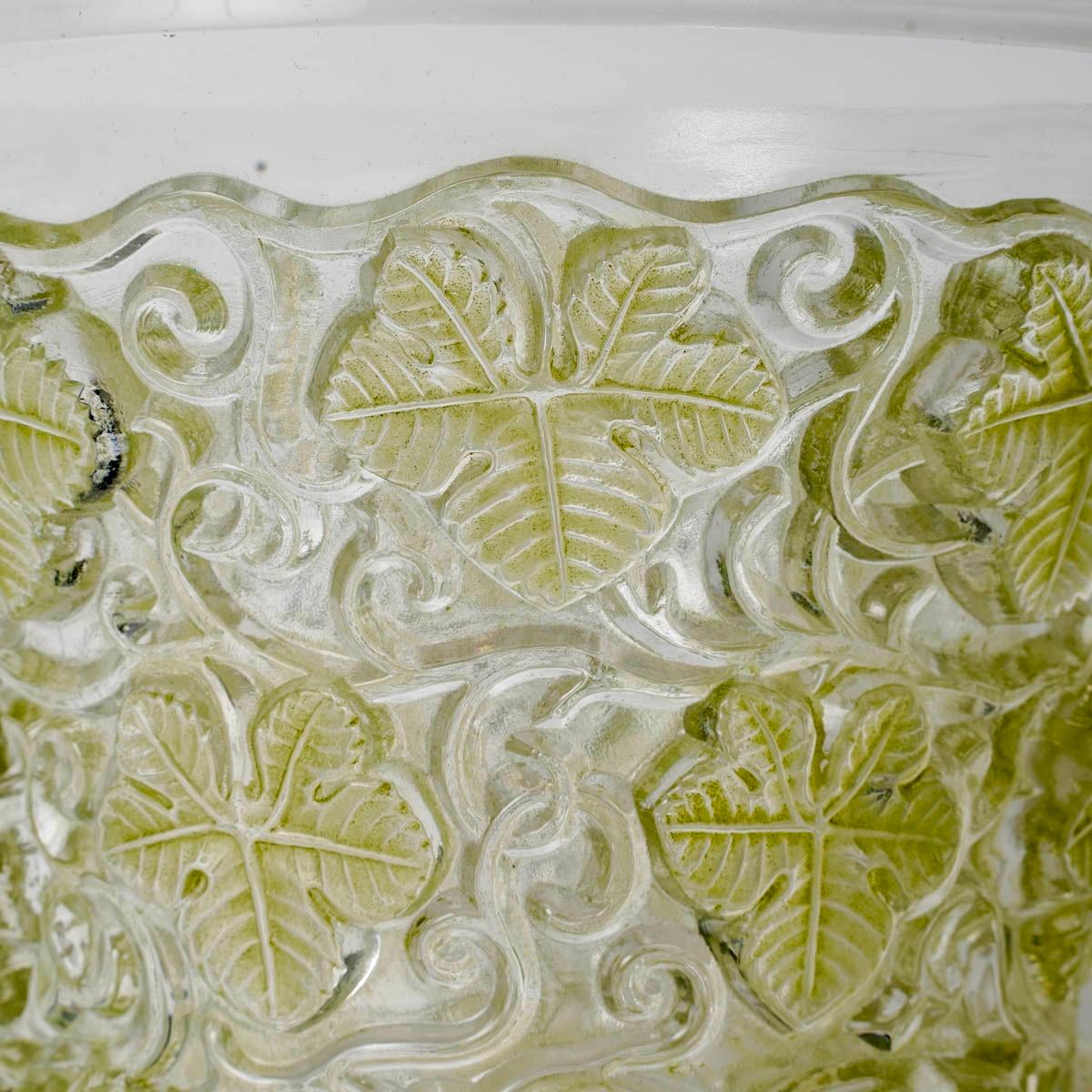 1938 René Lalique - Vase Ice Champagne Bucket Reims Glass with Green Patina Bon état - En vente à Boulogne Billancourt, FR