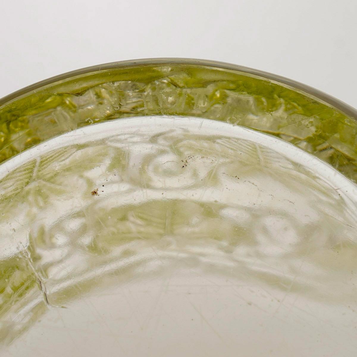 Milieu du XXe siècle 1938 René Lalique - Vase Ice Champagne Bucket Reims Glass with Green Patina en vente