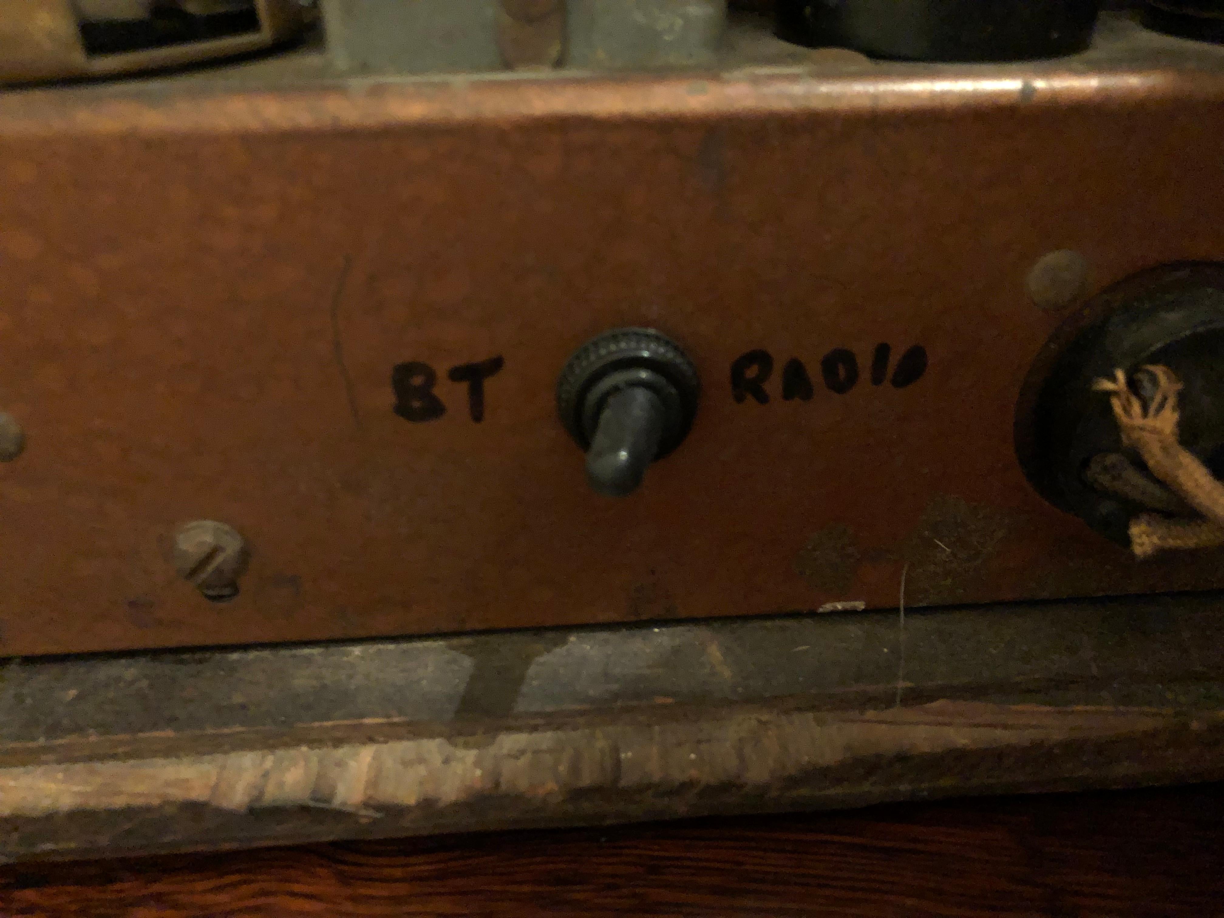 Mid-20th Century 1938 Zenith Model 6-D-219 Table Top Tube Radio Bluetooth