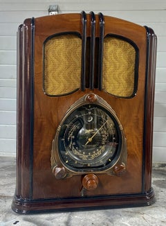 1938 Zenith "Walton" 9-s-232 Shutter Dial Tombstone Art Deco Radio