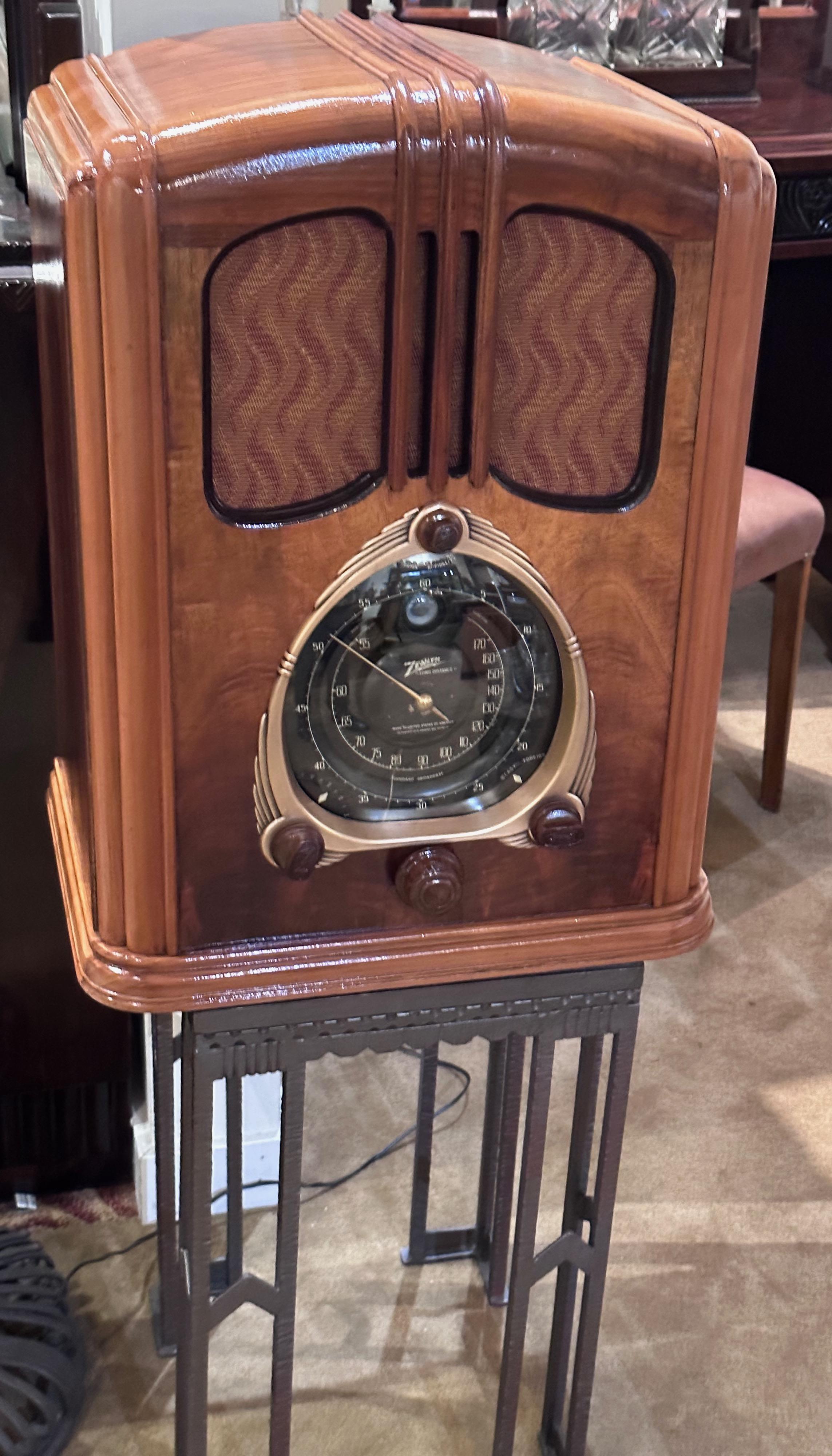 1938 Zenith “WALTON” 9-S-232 Shutter Dial Tombstone Art Deco Radio in pristine restored condition.  Sought after of all of these old radios and displayed on the popular television program “The Waltons”.  This 9- tube Zenith is GORGEOUS!!  The
