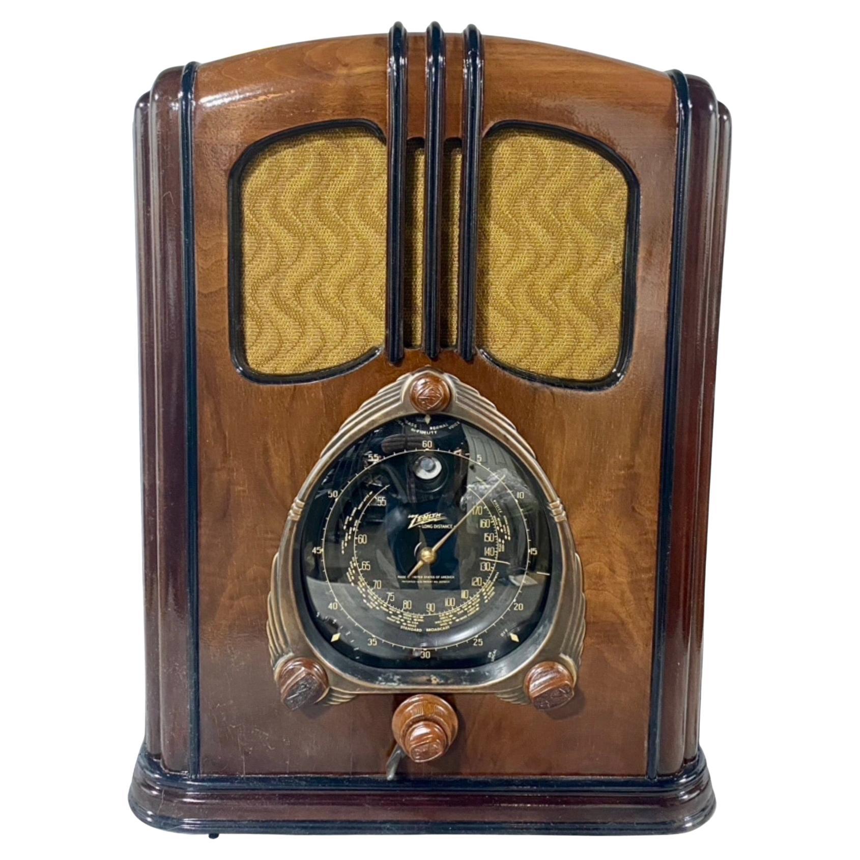 1938 Zenith "Walton" 9-s-232 Shutter Dial Tombstone Art Deco Radio