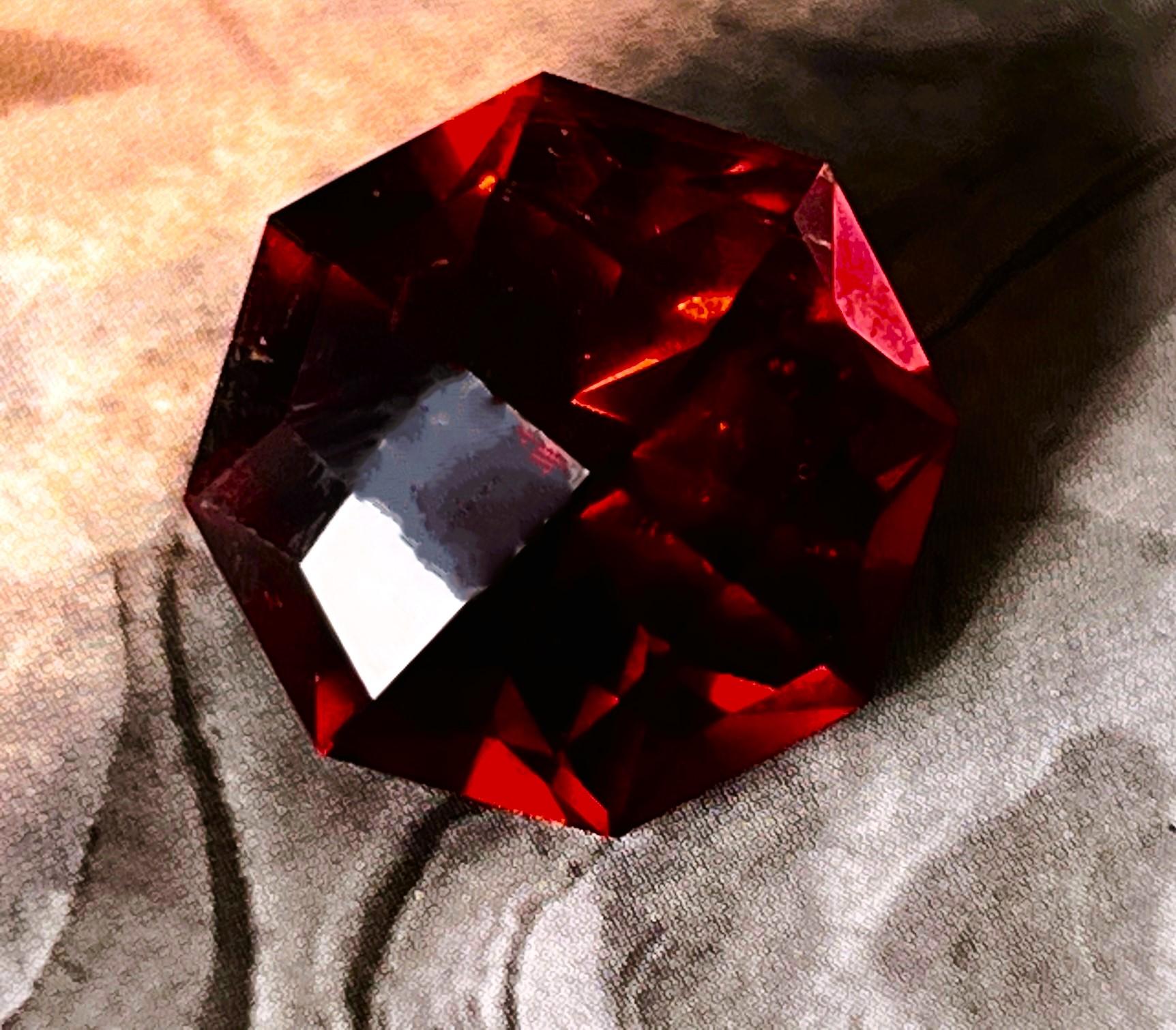 Round Cut 19.38ct Natural Deep Red Round Rubellite Loose Gemstone For Sale