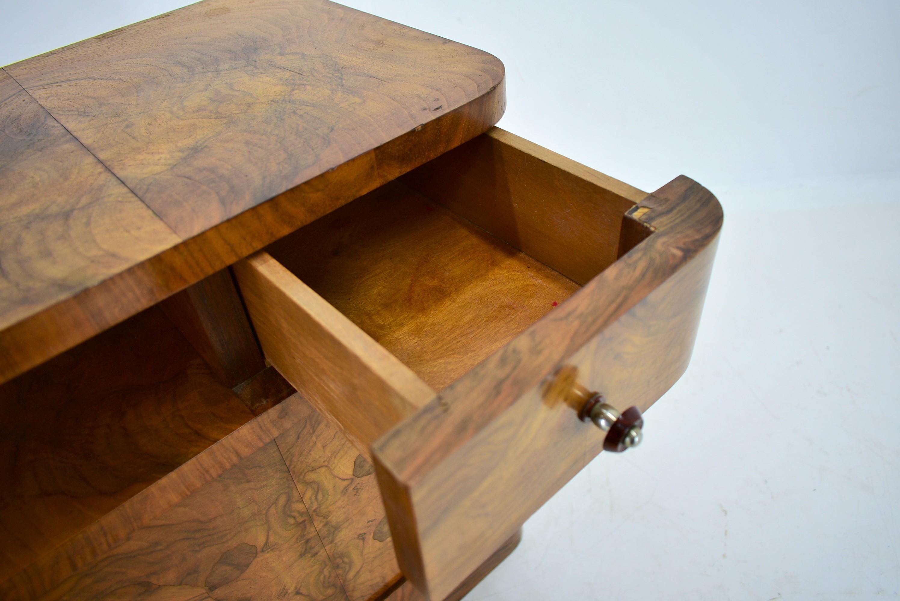 1938s Art deco Cabinet in Walnut wood , Czechoslovakia 6