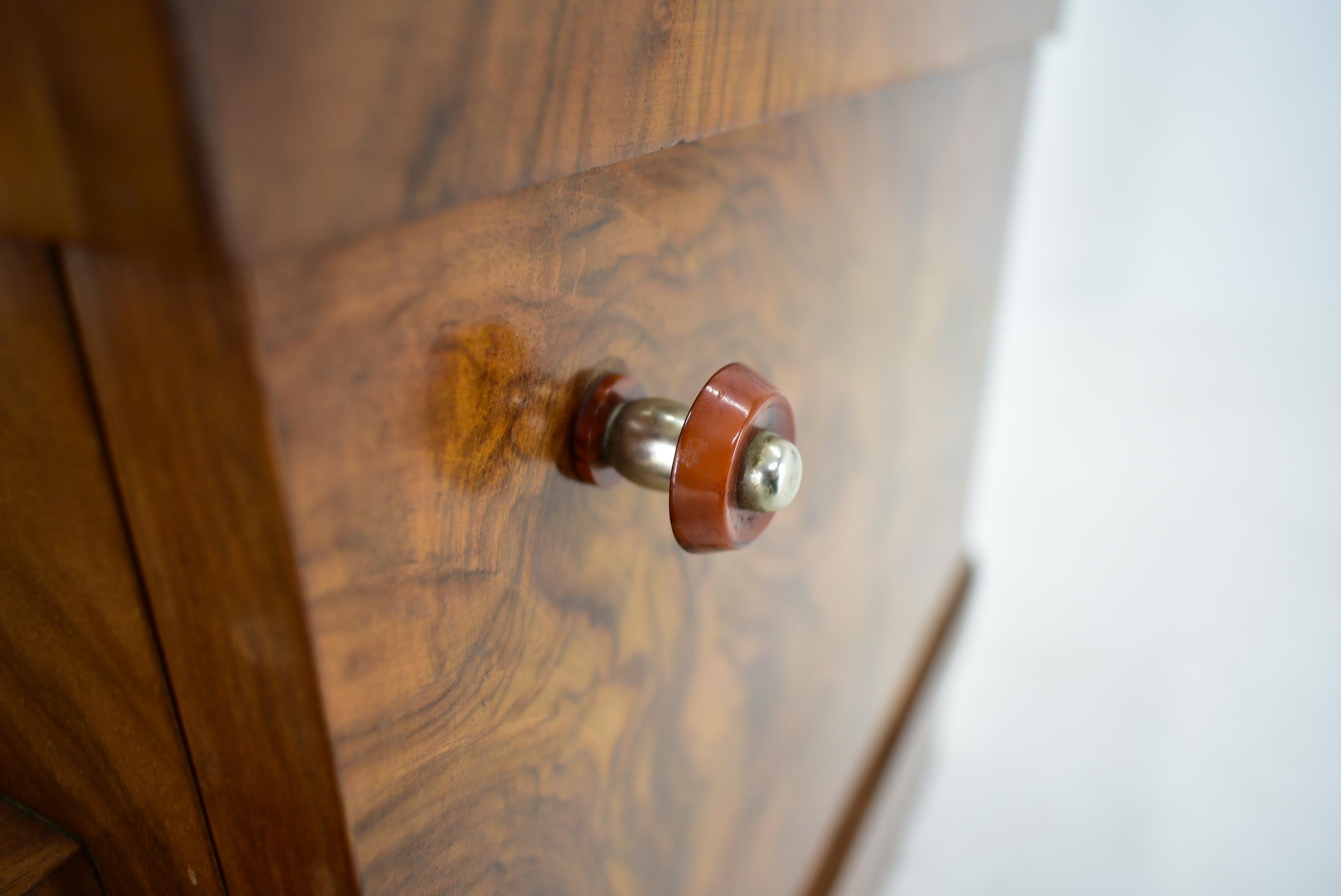 1938s Art deco Cabinet in Walnut wood , Czechoslovakia 9