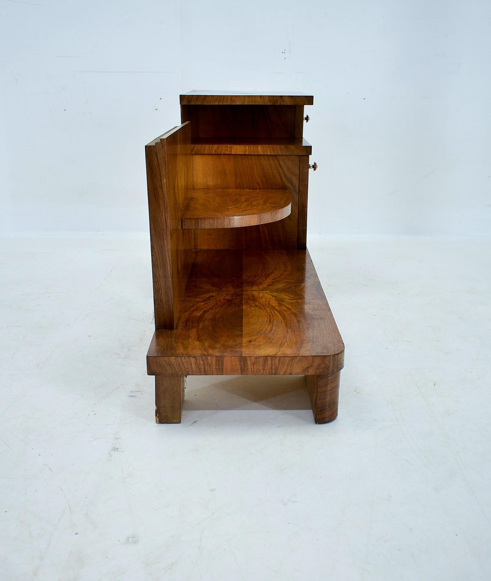 1938s Art deco Cabinet in Walnut wood , Czechoslovakia 11
