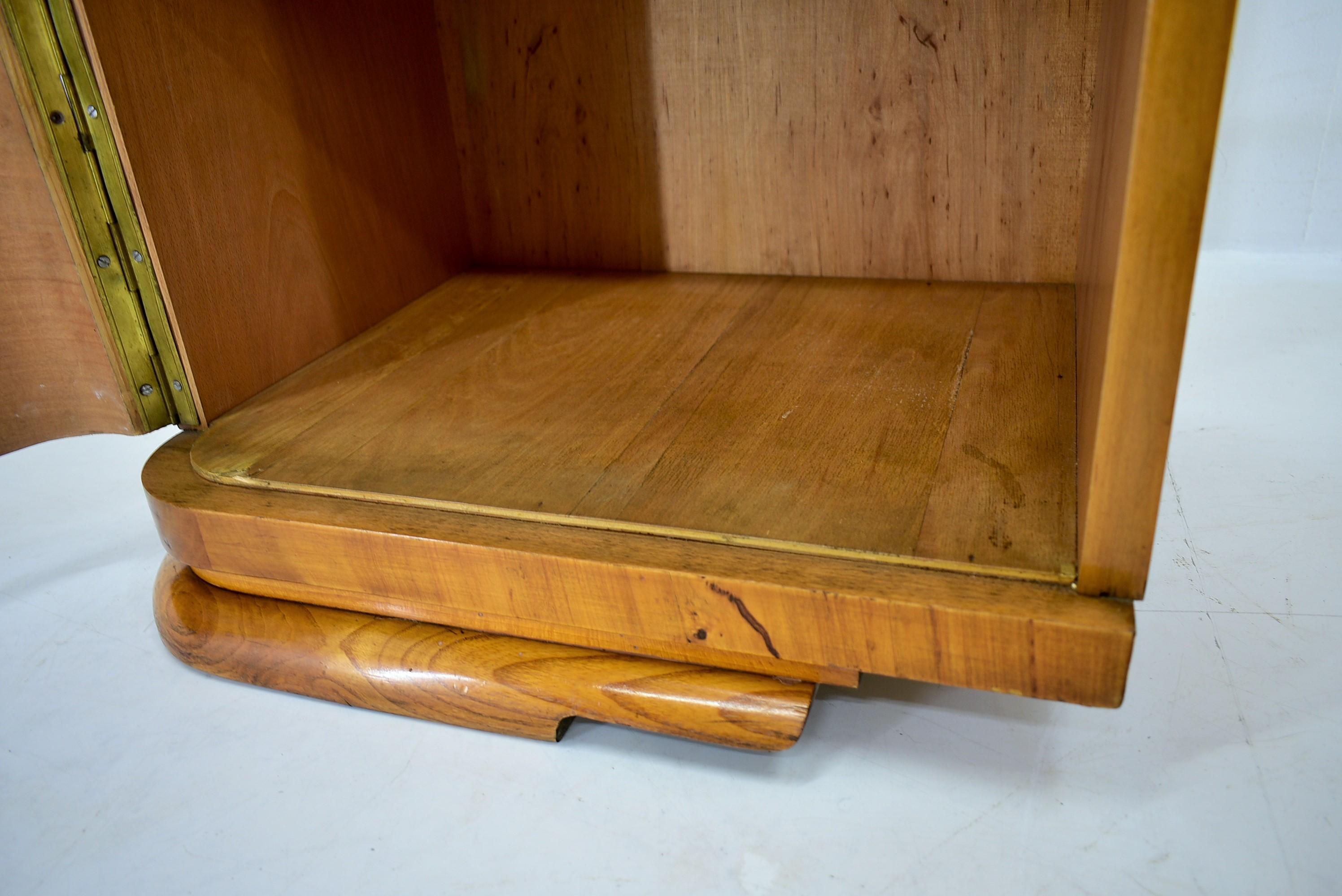 1938s Pair of Art Deco Bedside Tables, Czechoslovakia For Sale 5