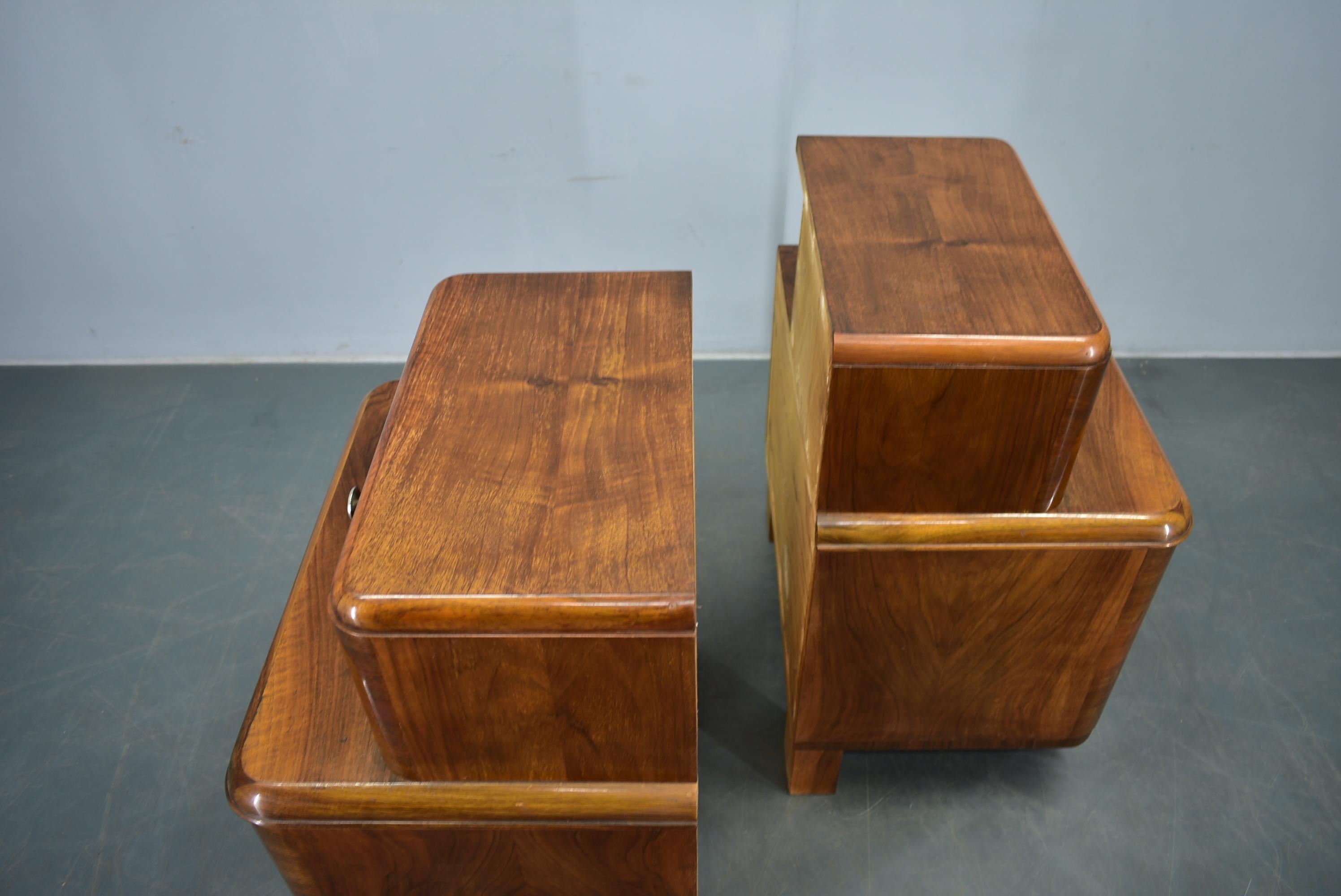 1938s Pair of Art Deco Bedside Tables, Czechoslovakia For Sale 6