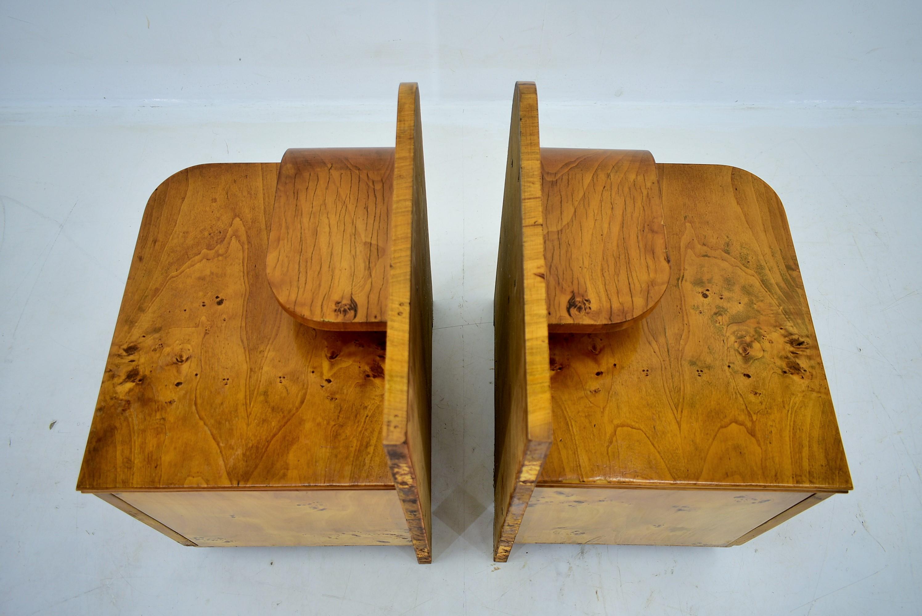 Paire de tables de chevet Art Déco des années 1938, Tchécoslovaquie en vente 6