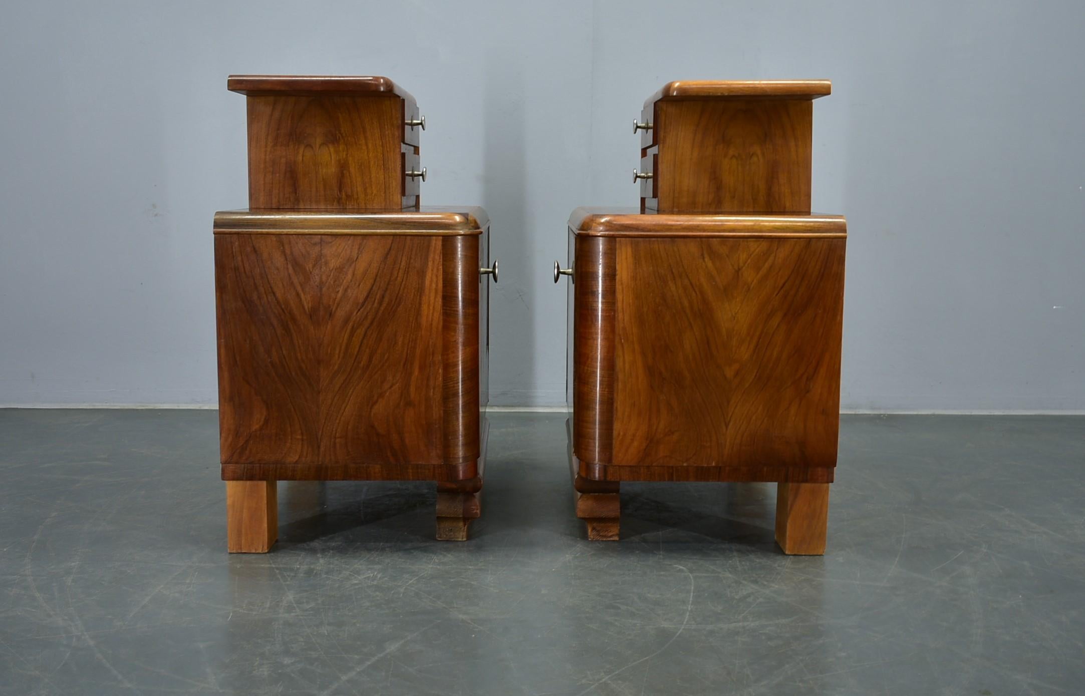1938s Pair of Art Deco Bedside Tables, Czechoslovakia For Sale 8