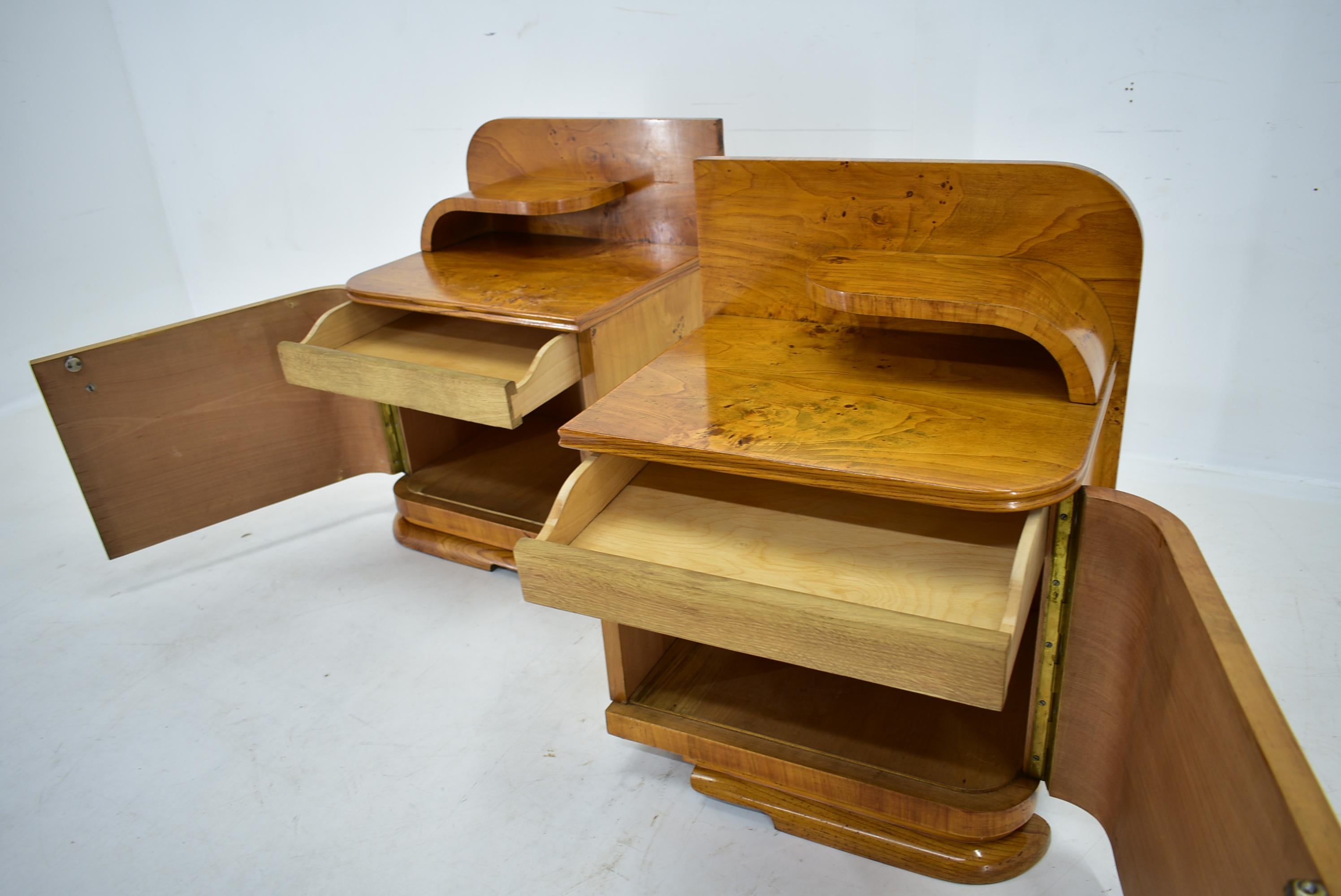 Paire de tables de chevet Art Déco des années 1938, Tchécoslovaquie en vente 2