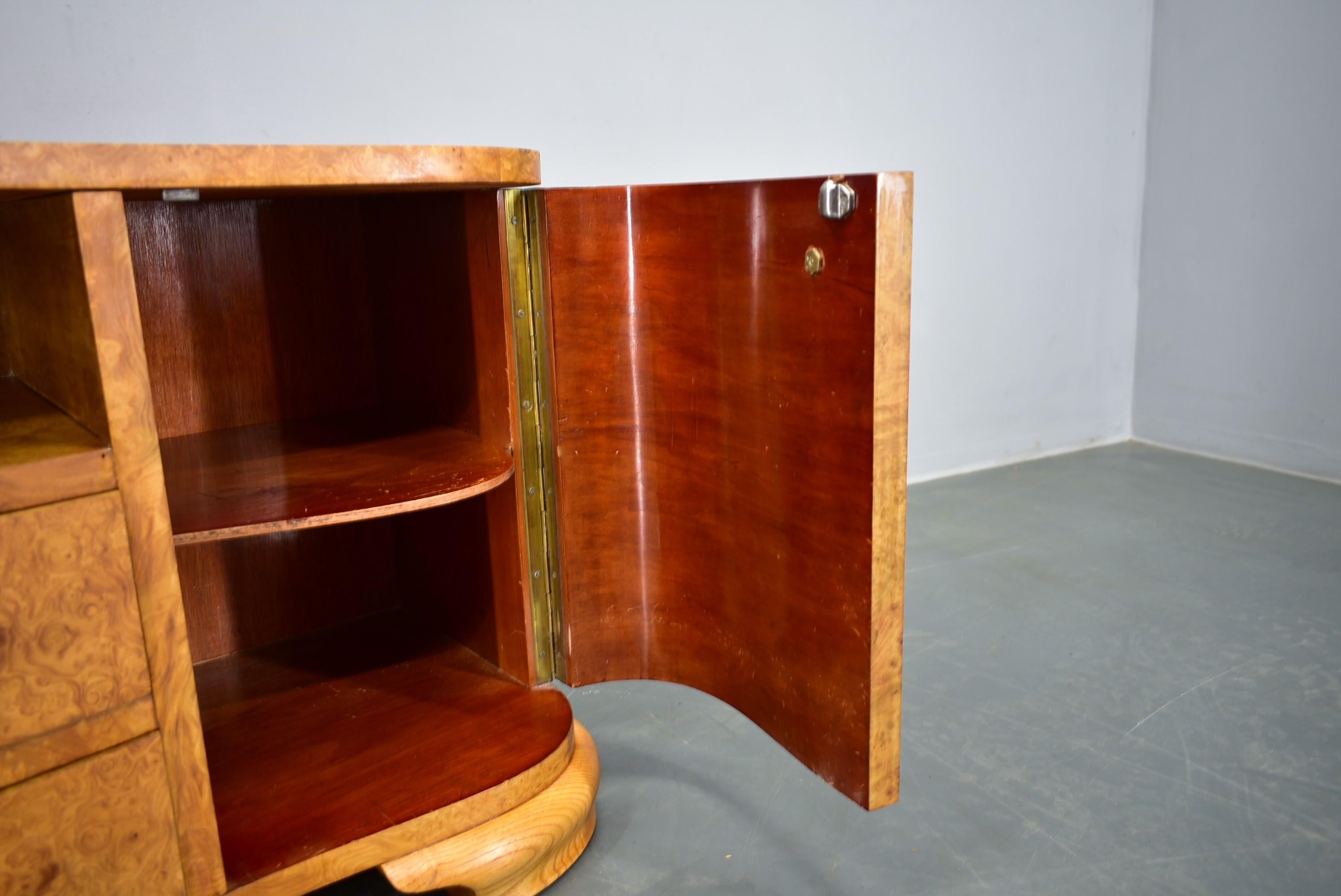 1938s Pair of Art Deco Bedside Tables, Czechoslovakia For Sale 4
