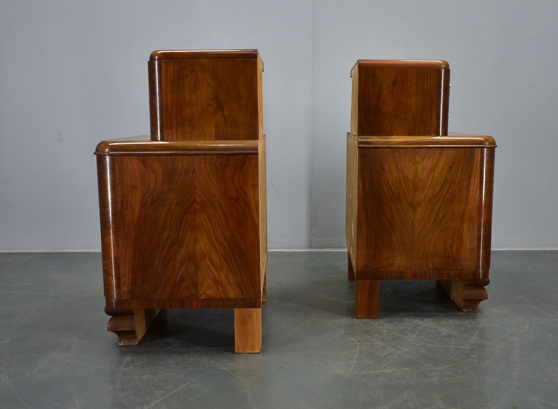 1938s Pair of Art Deco Bedside Tables, Czechoslovakia For Sale 4