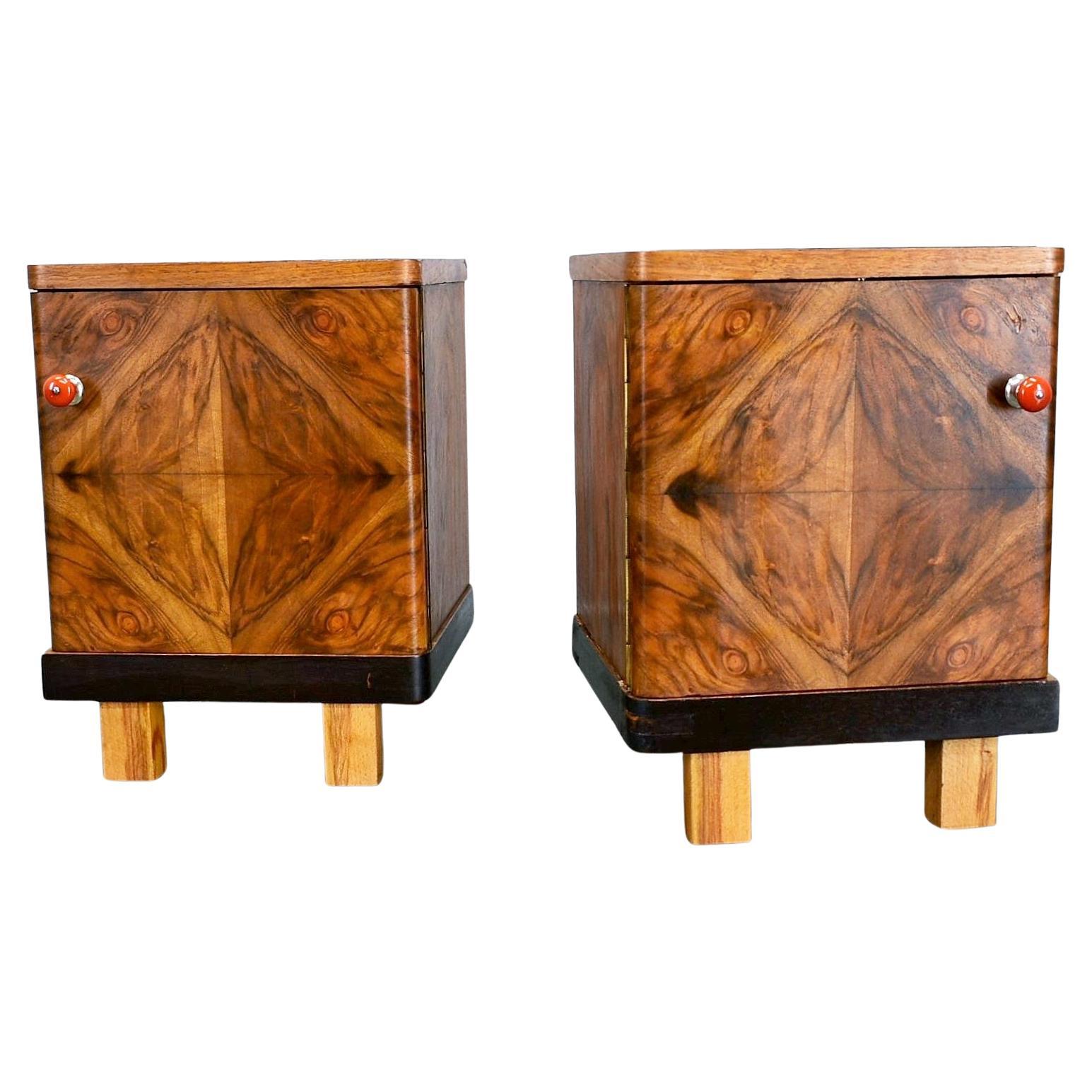 1938er Jahre Paar Art Deco Nachttische, Tschechoslowakei im Angebot