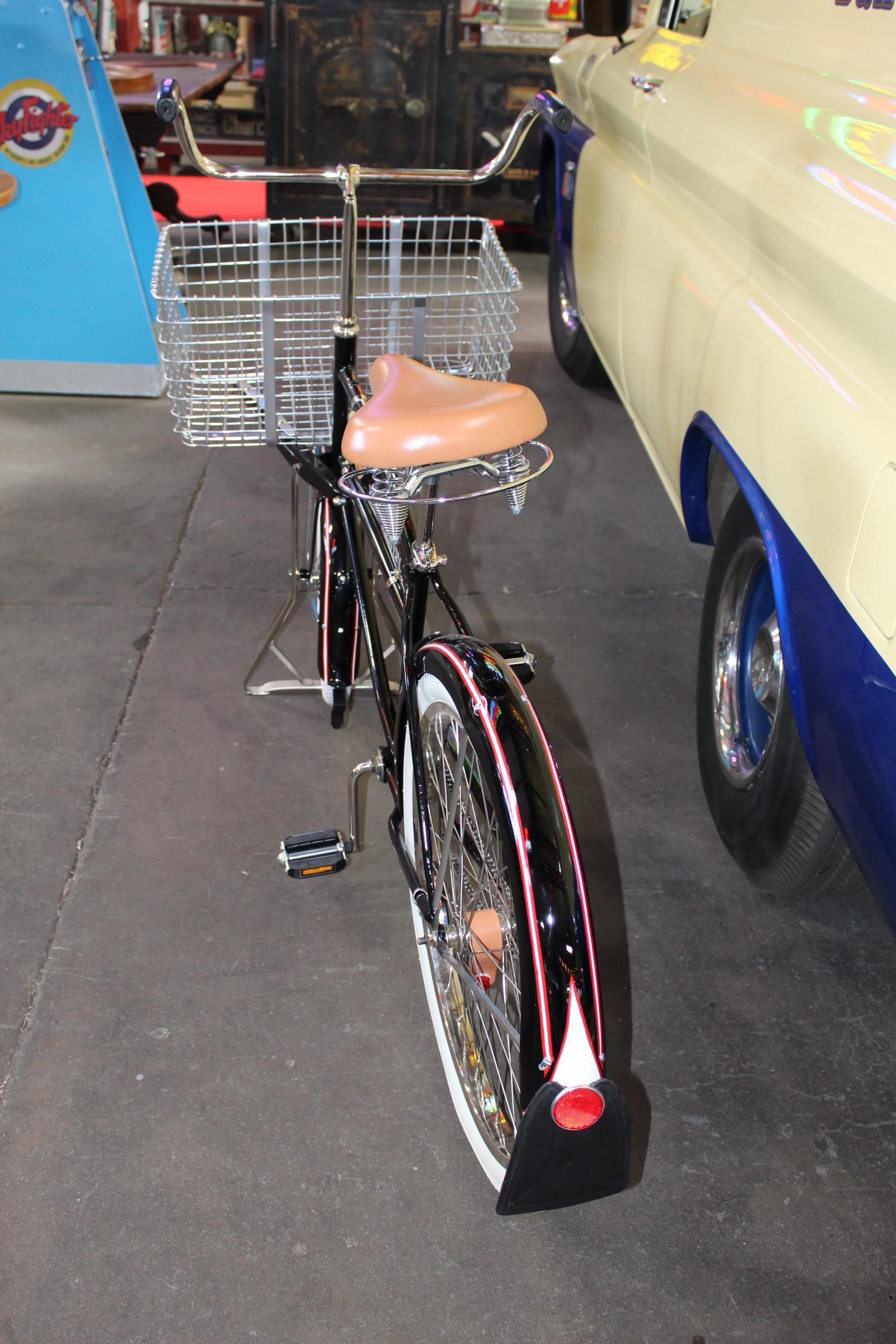 1939-1967 Schwinn Cycle Truck Bicycle In Good Condition For Sale In Orange, CA