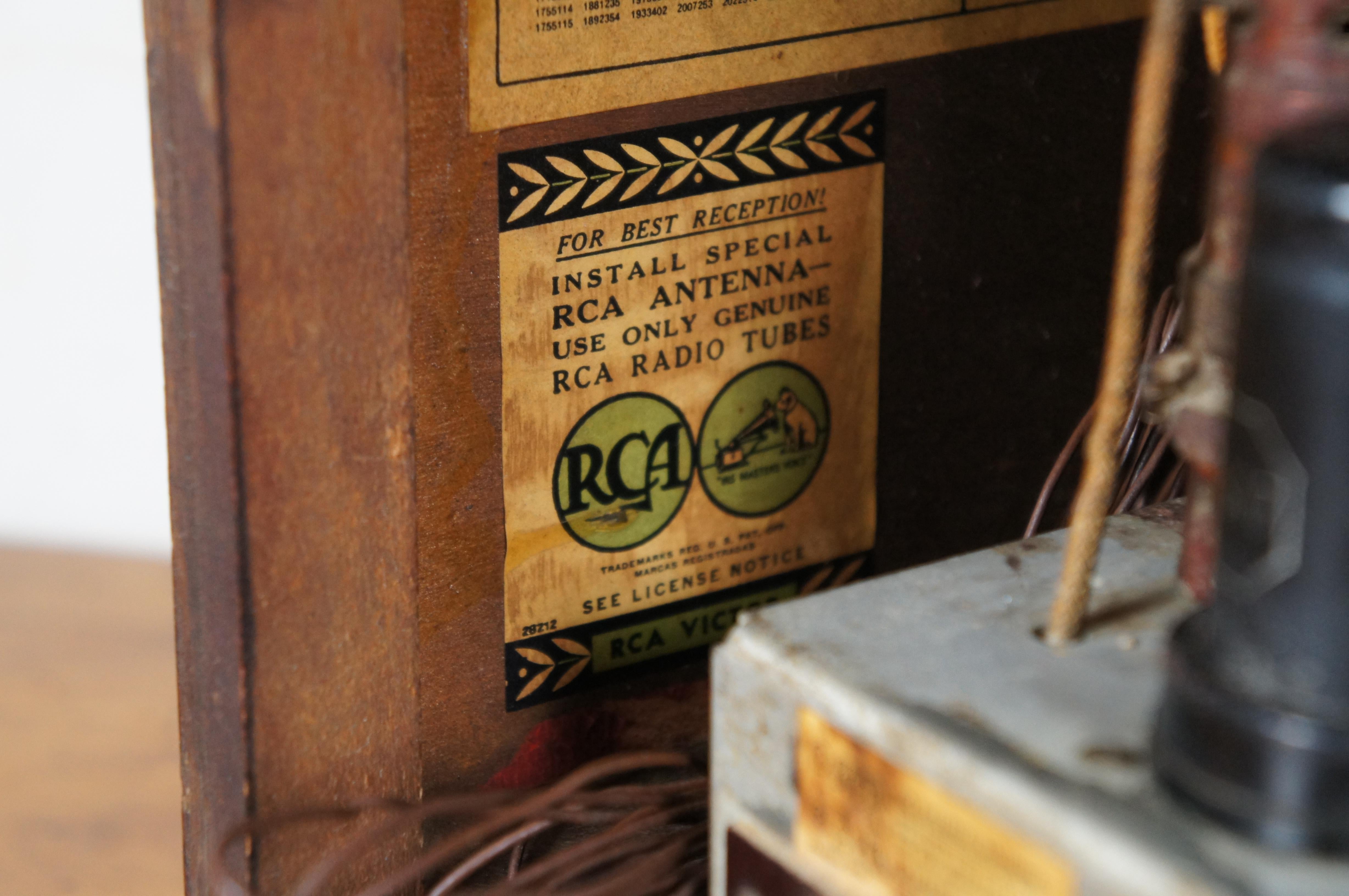 1939 Antique Art Deco RCA Victor Model T62 Mahogany Superheterodyne Radio 19
