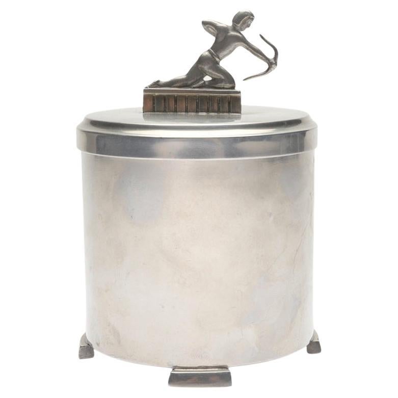 1939 Scatola con coperchio in peltro Art Deco Archer di Svenskt Tenn in vendita