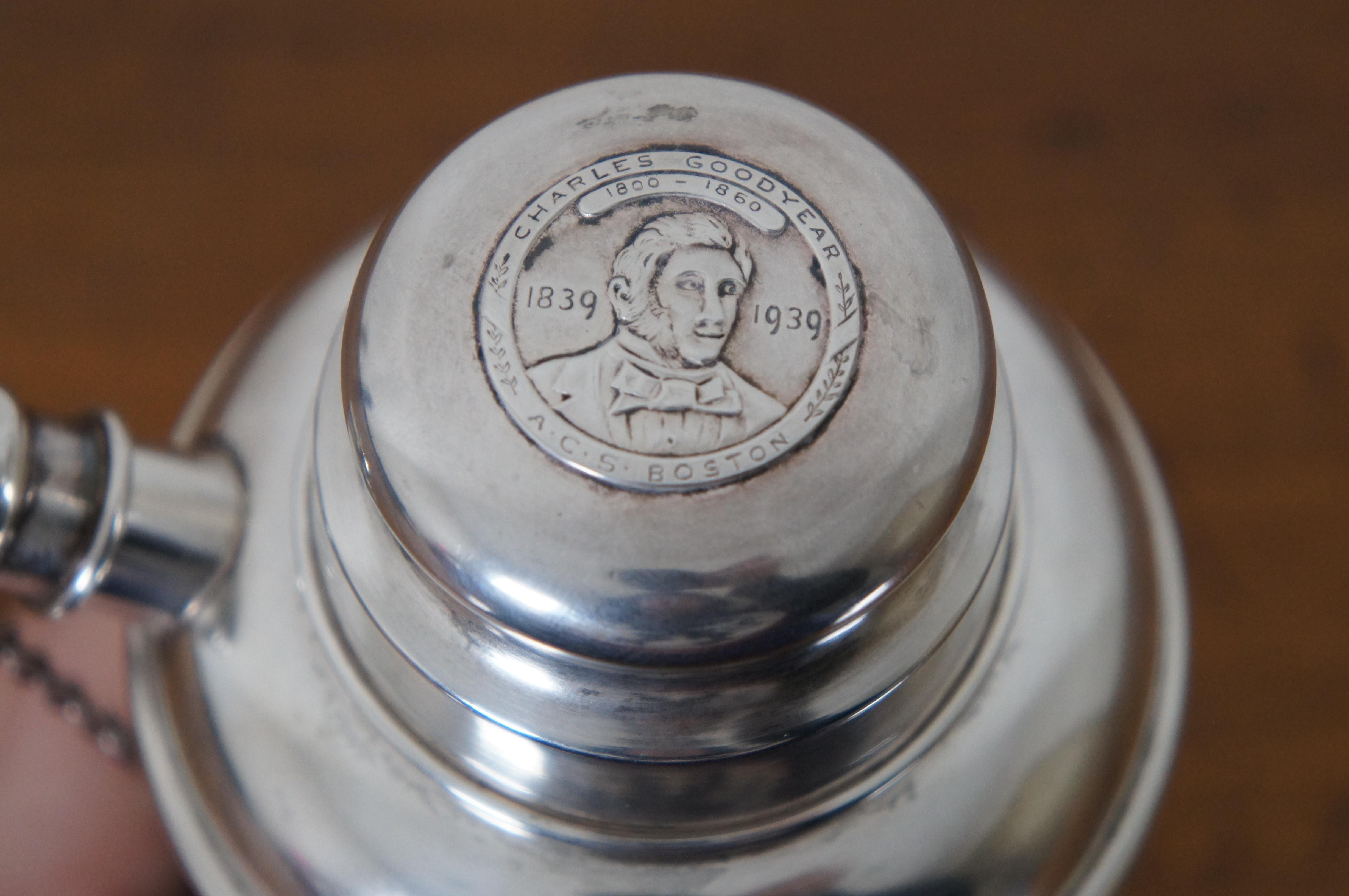 1939 Reed and Barton Shreve Crump Low Sterling Silver Cocktail Shaker 151g In Good Condition For Sale In Dayton, OH