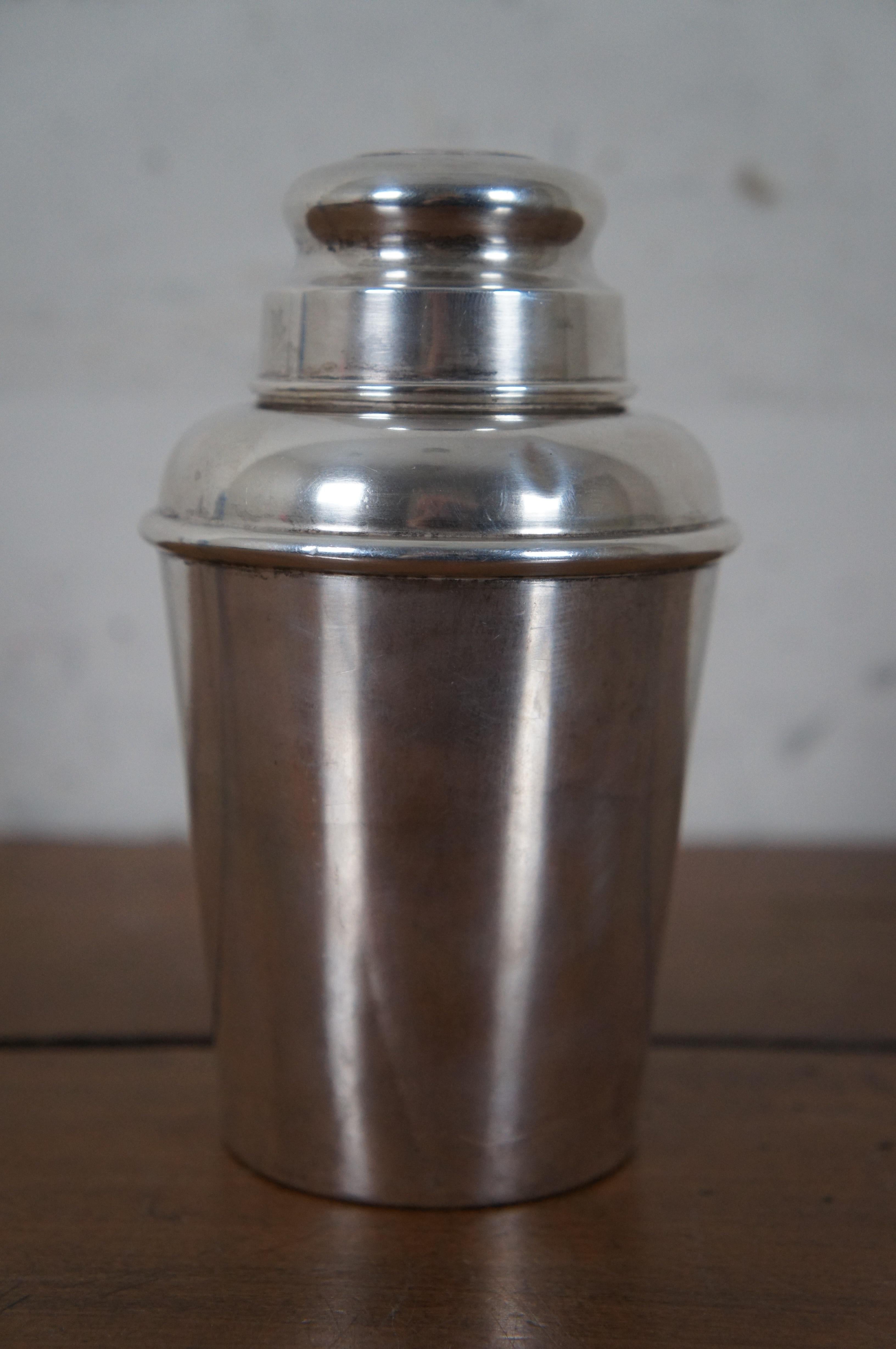 1939 Reed and Barton Shreve Crump Low Sterling Silver Cocktail Shaker 151g For Sale 1