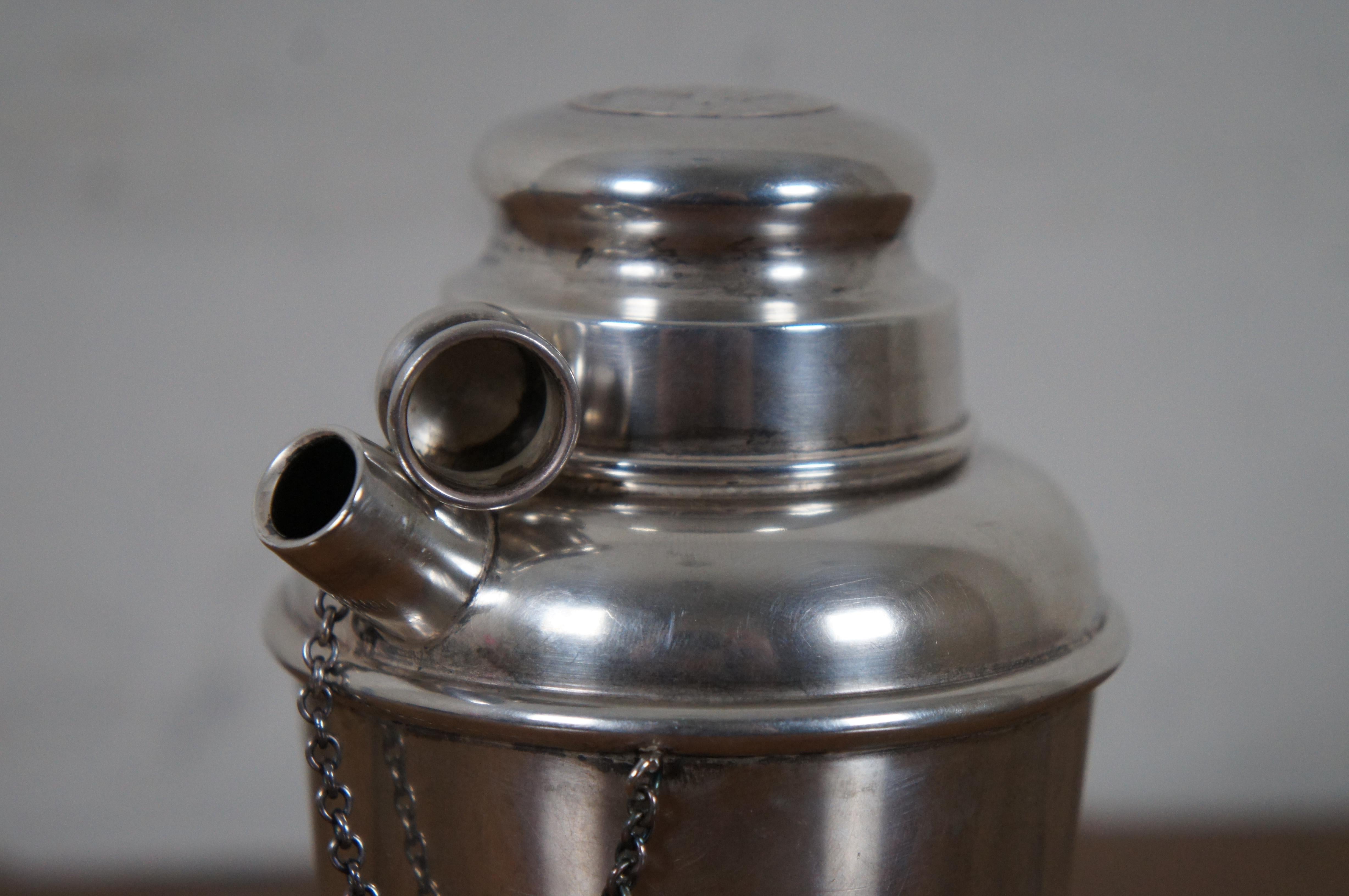 1939 Reed and Barton Shreve Crump Low Sterling Silver Cocktail Shaker 151g For Sale 4