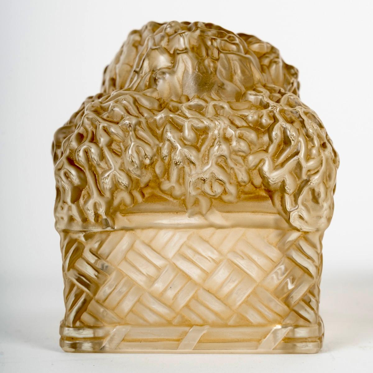 1939 René Lalique - Centro de mesa decorativo Cesta Four Seasons Cristal con sepia Art Decó en venta