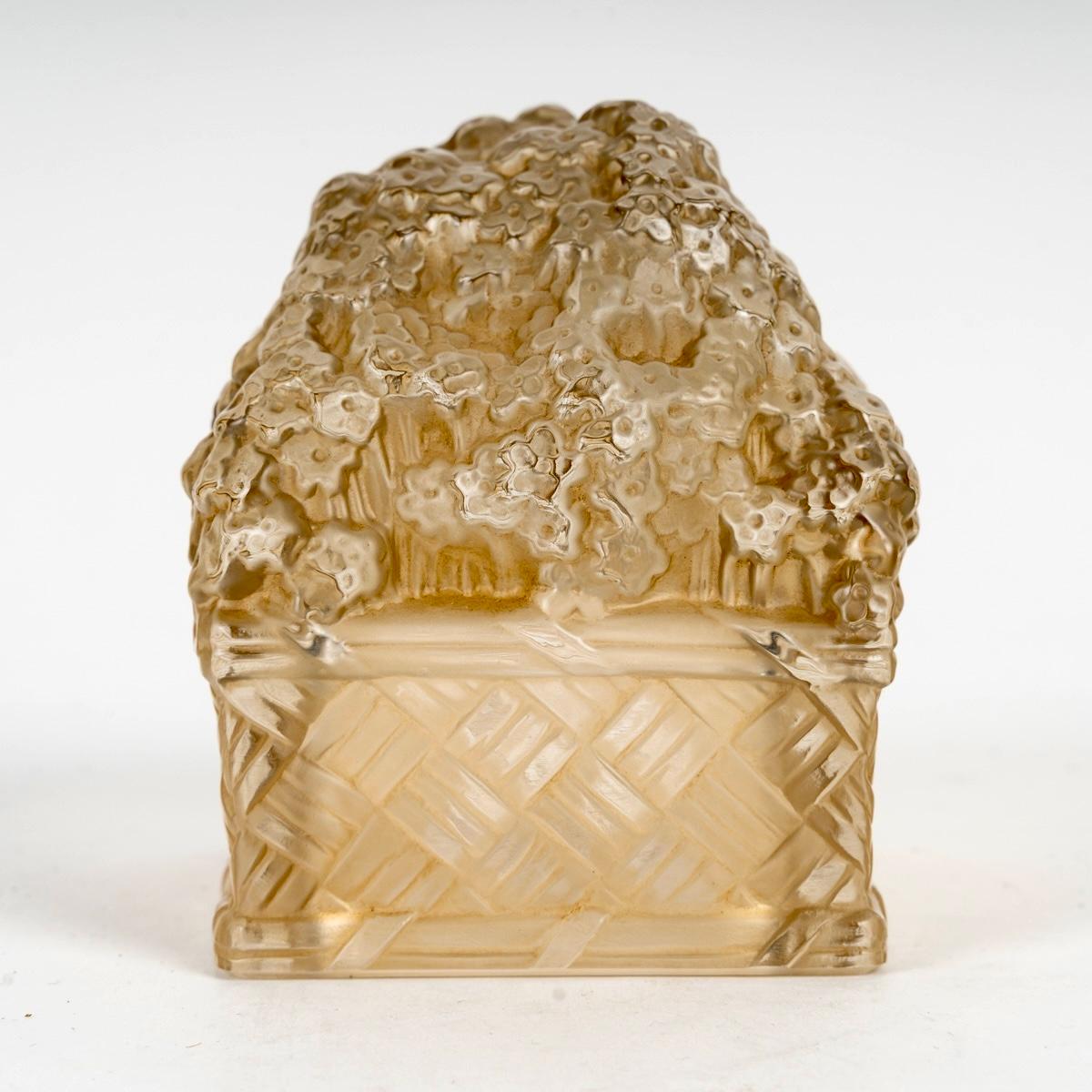 1939 René Lalique - Centro de mesa decorativo Cesta Four Seasons Cristal con sepia Moldeado en venta